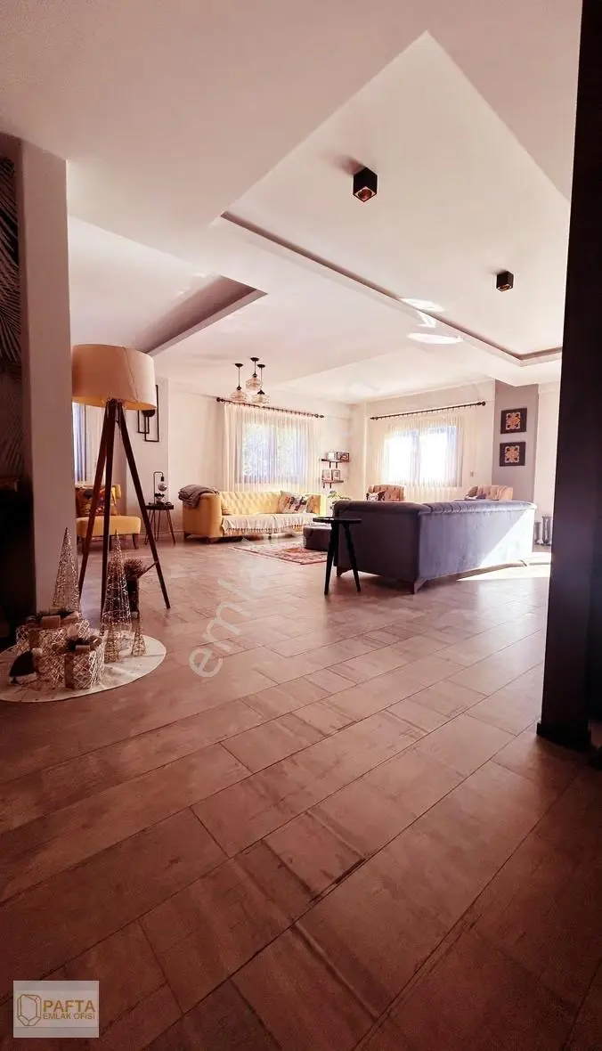 Şirinköy De Özel Tasarımlı Havuzlu Satılık Villa - Görsel 5