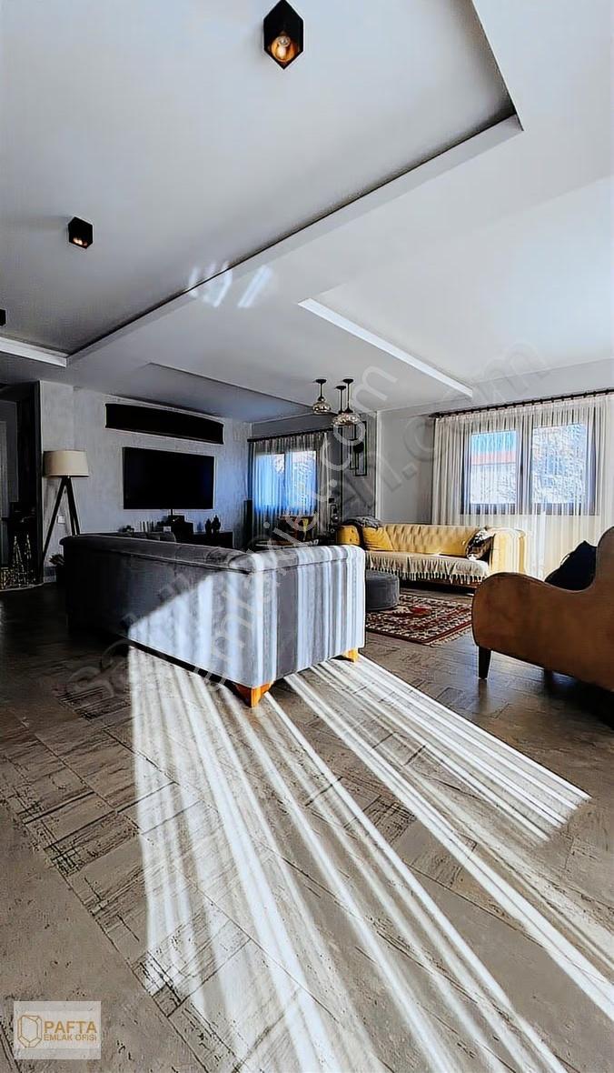 Şirinköy De Özel Tasarımlı Havuzlu Satılık Villa - Görsel 26