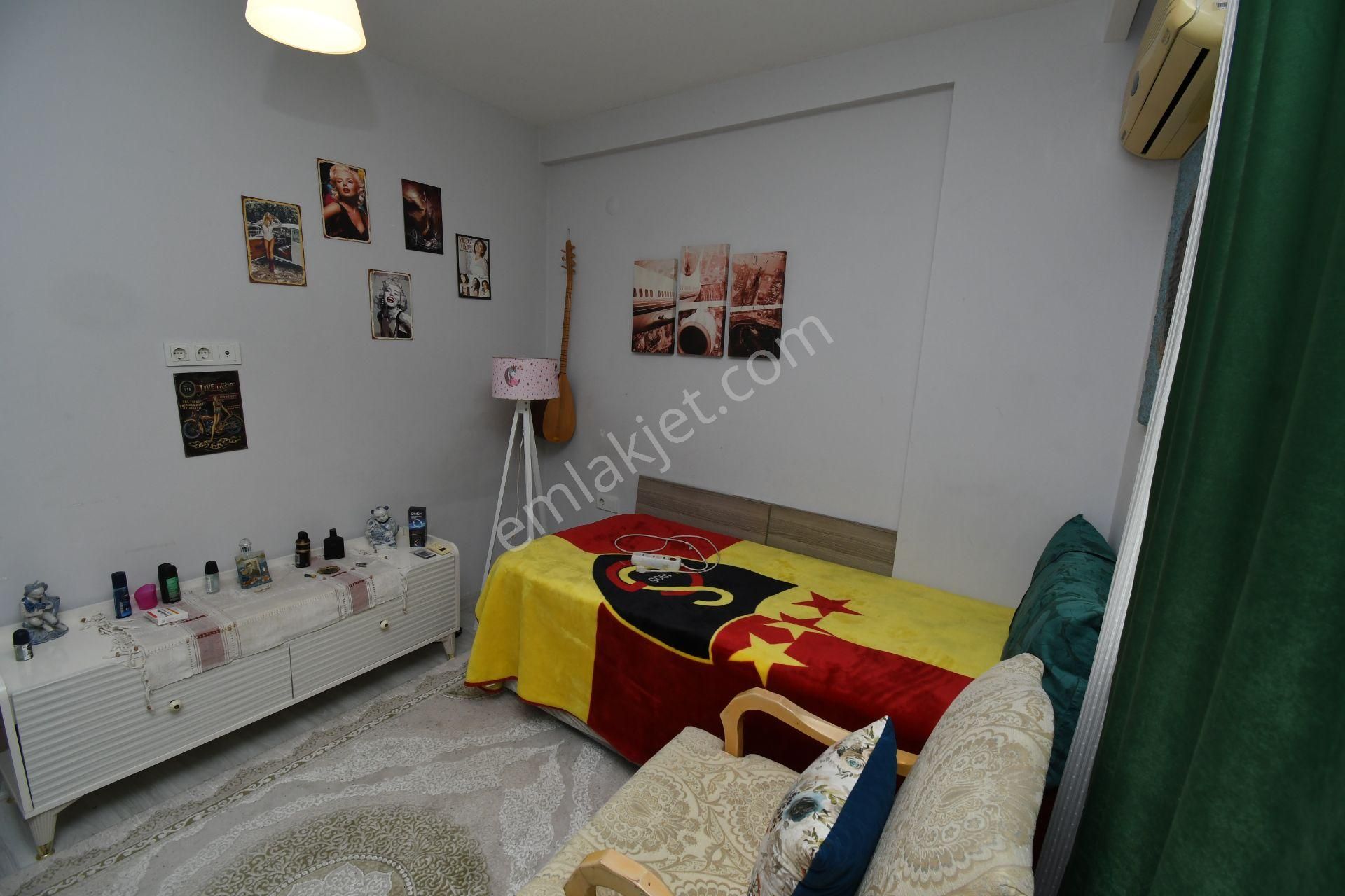 Kuşadası Camiatik Mahallesi Merkezi Konumda Acil Satılık 2+1 Yksek Giriş Daire - Görsel 9