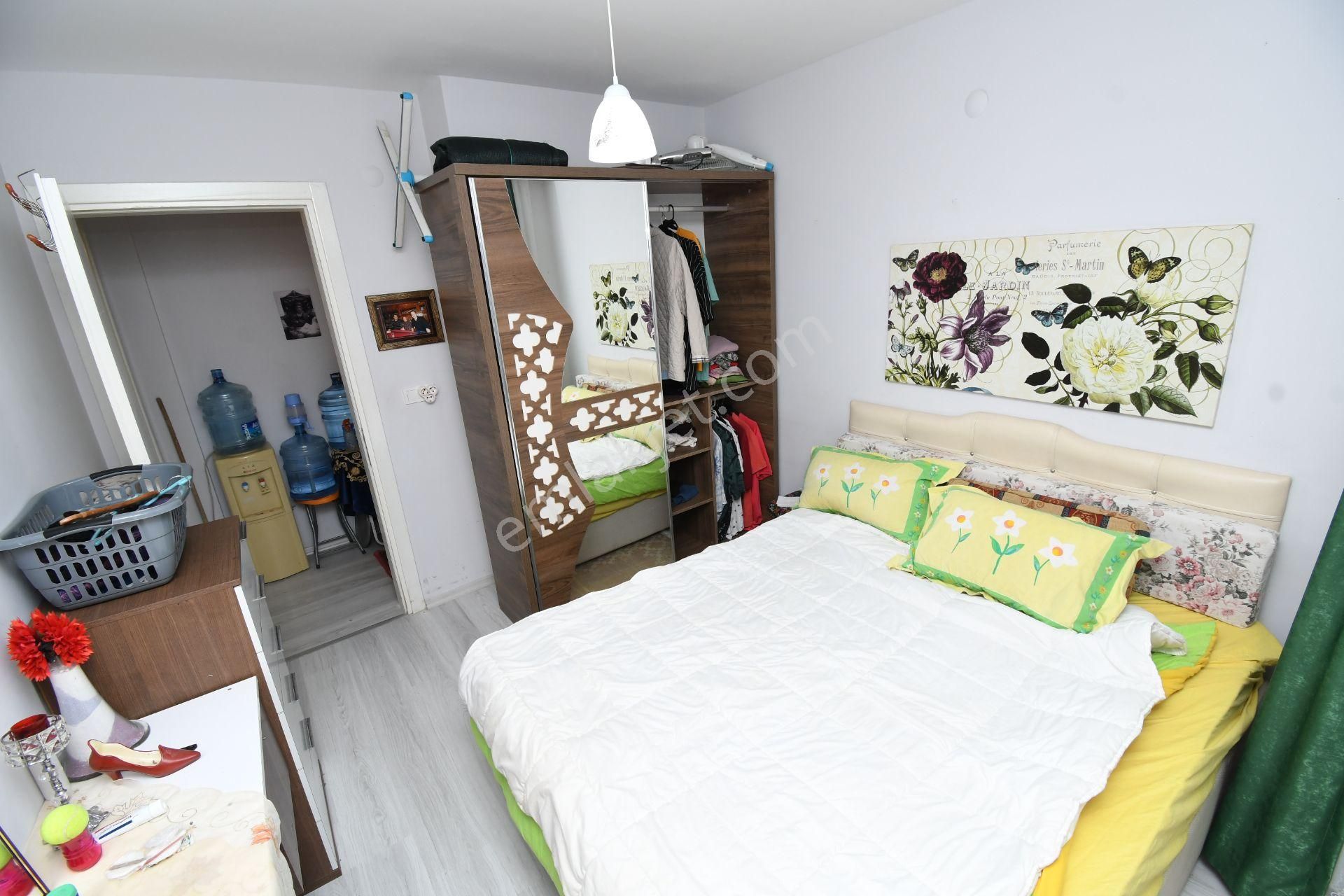 Kuşadası Camiatik Mahallesi Merkezi Konumda Acil Satılık 2+1 Yksek Giriş Daire - Görsel 5