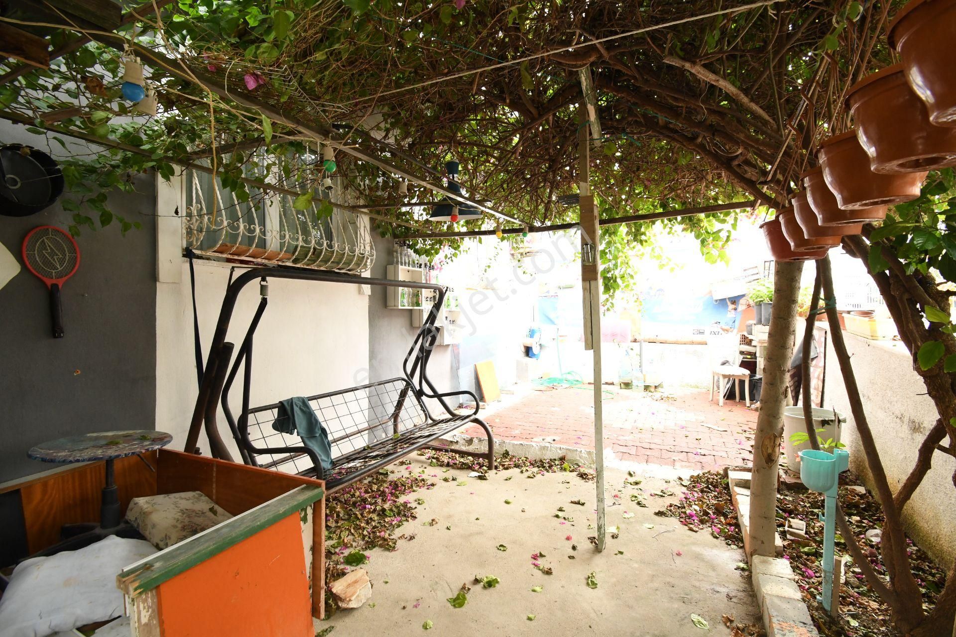 Kuşadası Camiatik Mahallesi Merkezi Konumda Acil Satılık 2+1 Yksek Giriş Daire - Görsel 15