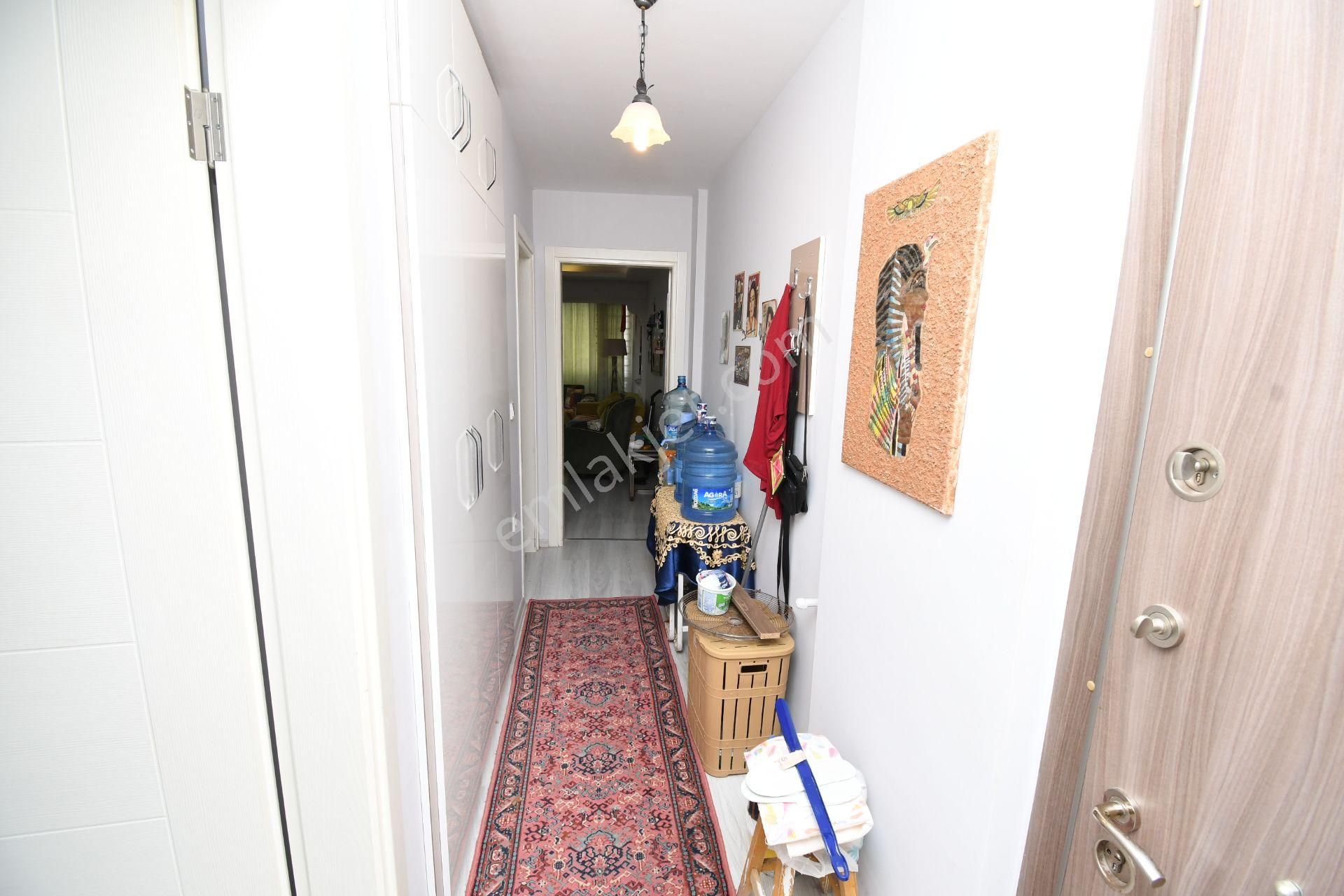 Kuşadası Camiatik Mahallesi Merkezi Konumda Acil Satılık 2+1 Yksek Giriş Daire - Görsel 12