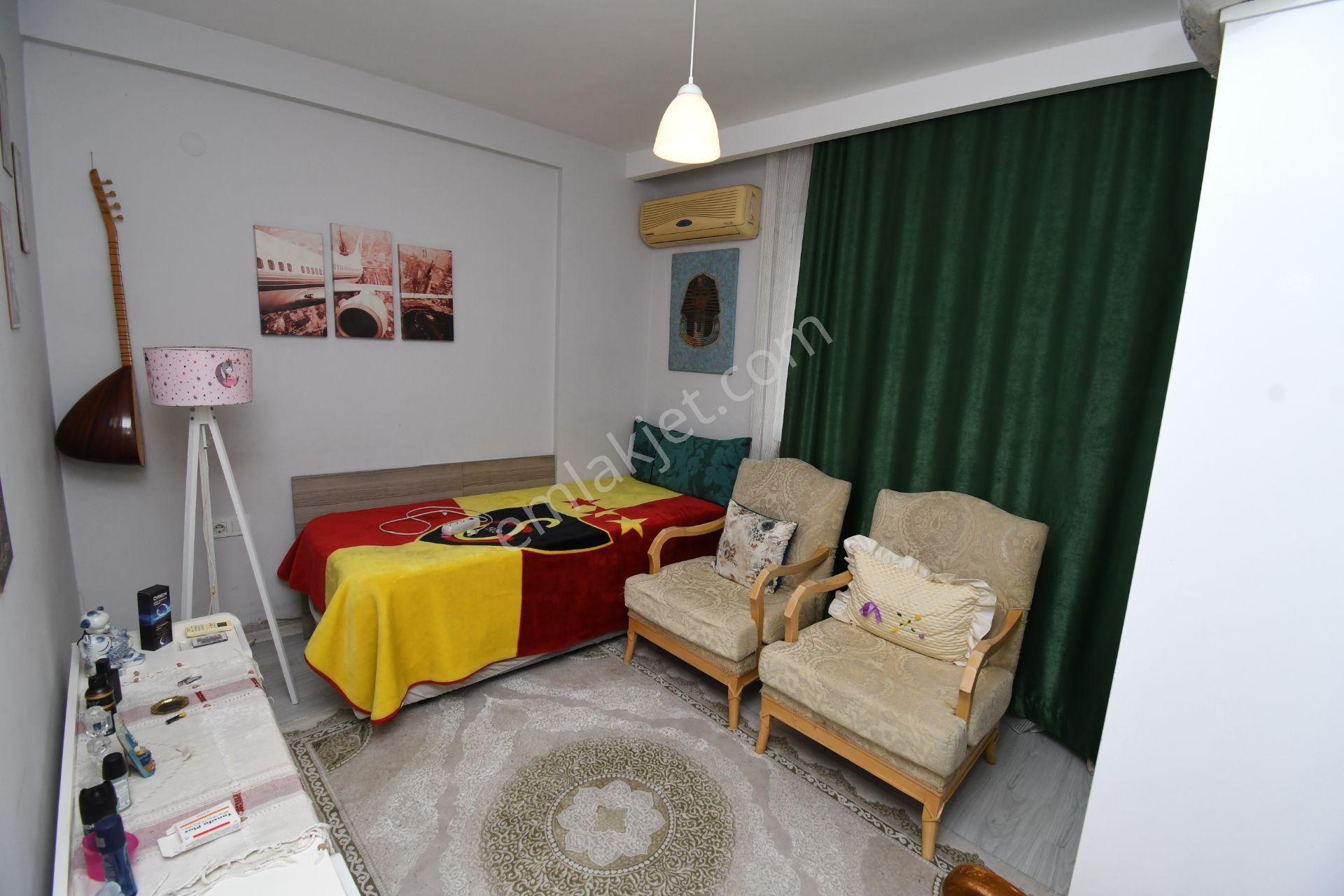 Kuşadası Camiatik Mahallesi Merkezi Konumda Acil Satılık 2+1 Yksek Giriş Daire - Görsel 8