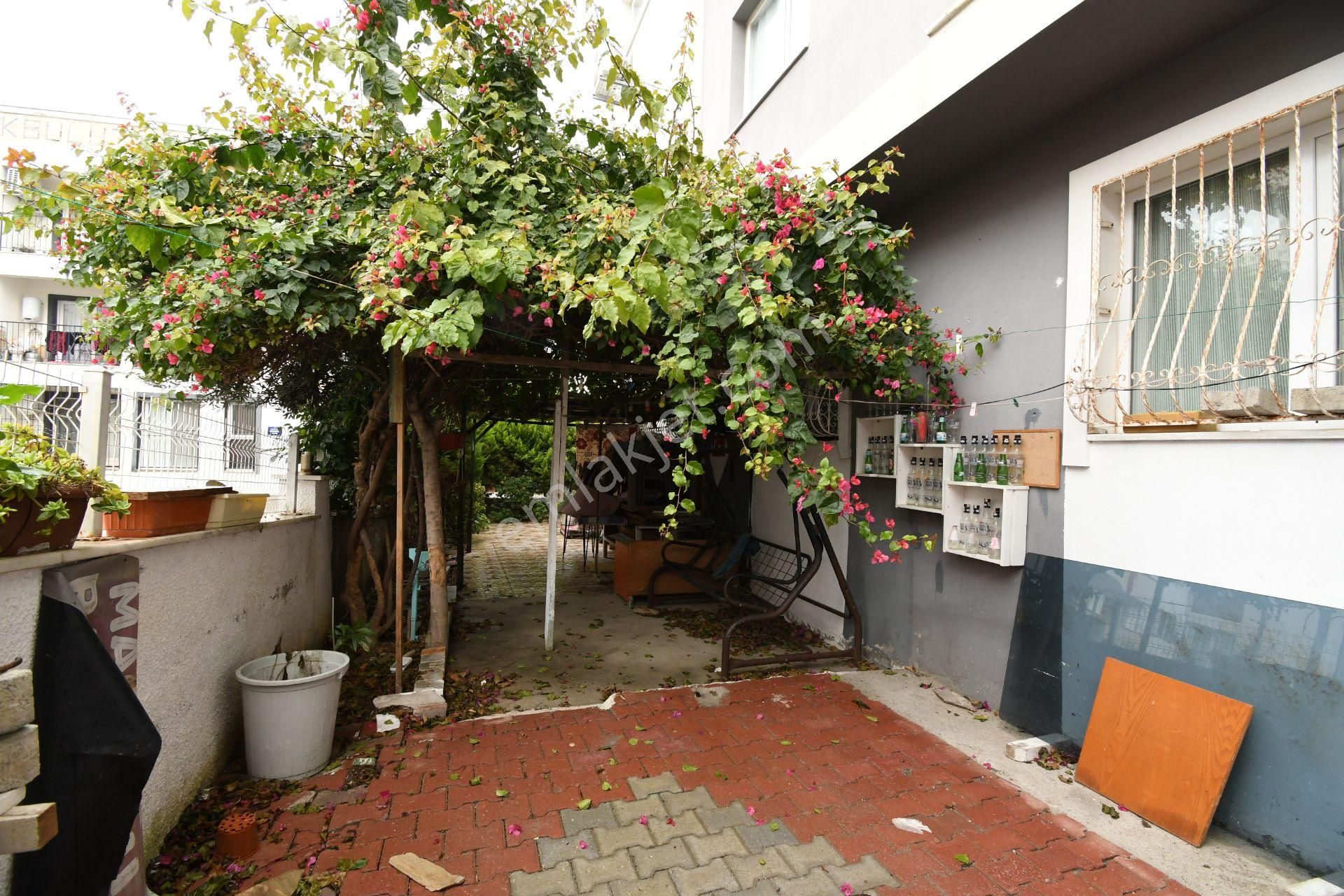 Kuşadası Camiatik Mahallesi Merkezi Konumda Acil Satılık 2+1 Yksek Giriş Daire - Görsel 16