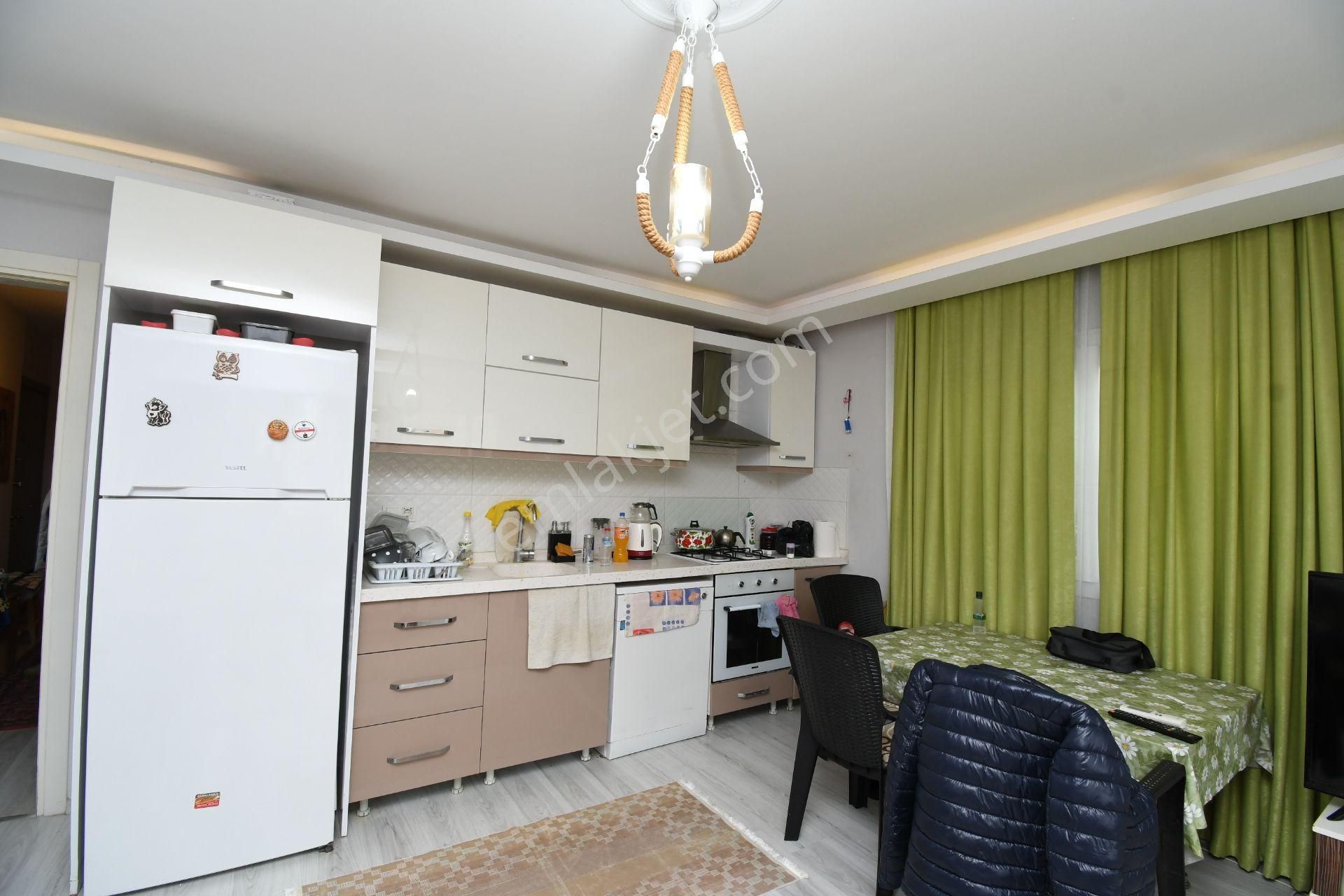 Kuşadası Camiatik Mahallesi Merkezi Konumda Acil Satılık 2+1 Yksek Giriş Daire - Görsel 4