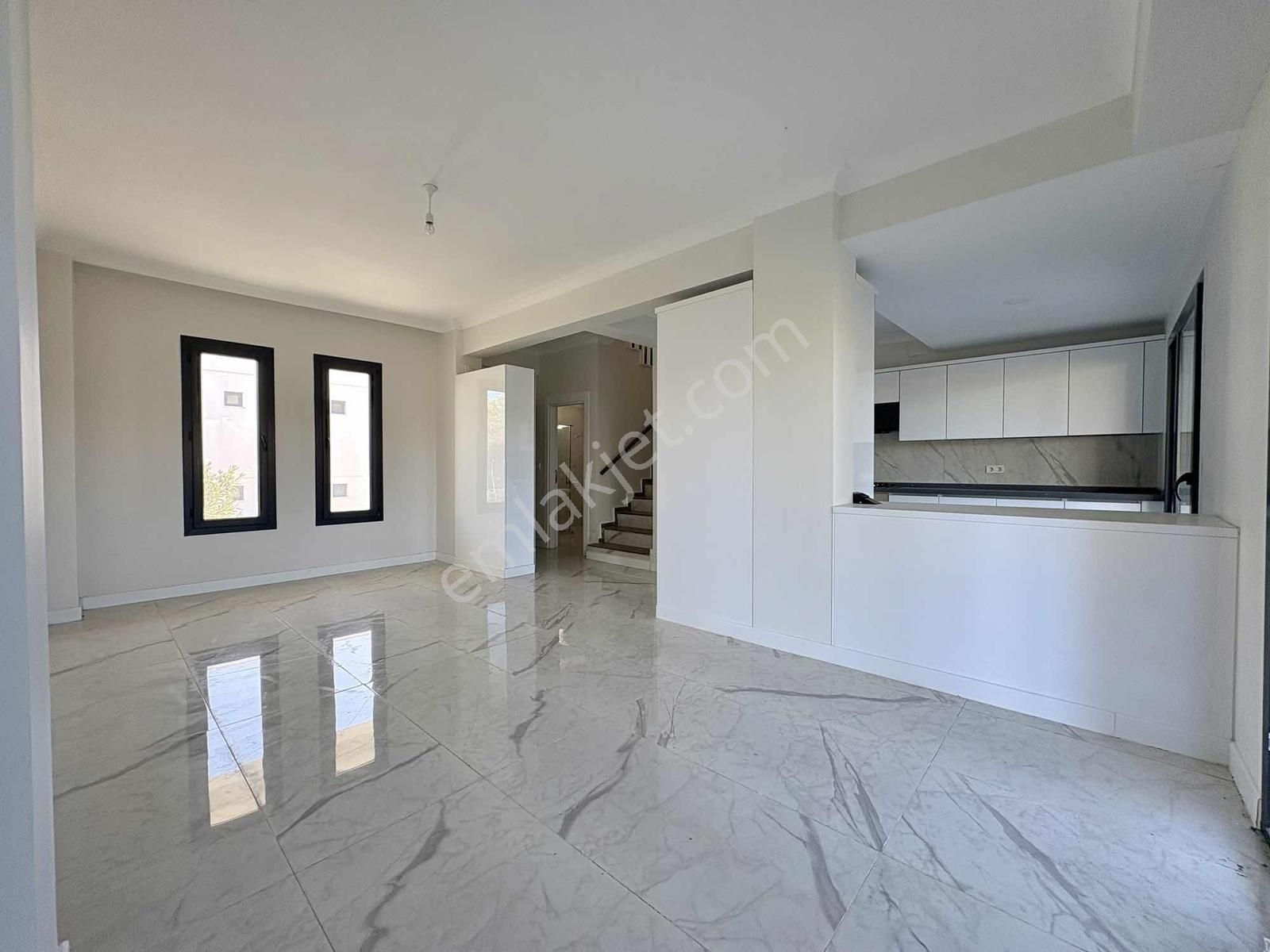 Rw Nefes'ten Karaağaçta Denize 150 Metre Villa - Görsel 10