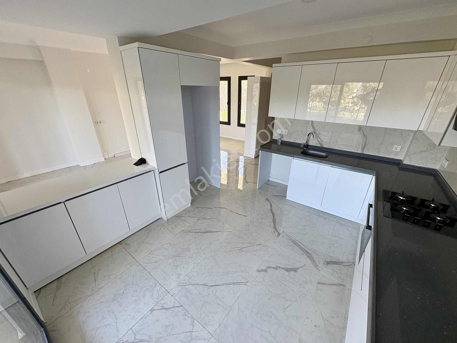 Rw Nefes'ten Karaağaçta Denize 150 Metre Villa - Görsel 18