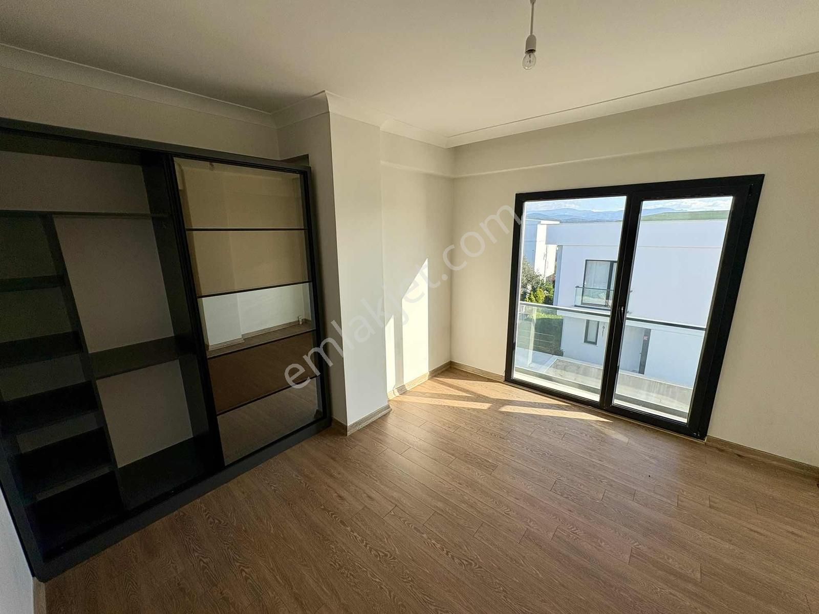 Rw Nefes'ten Karaağaçta Denize 150 Metre Villa - Görsel 13