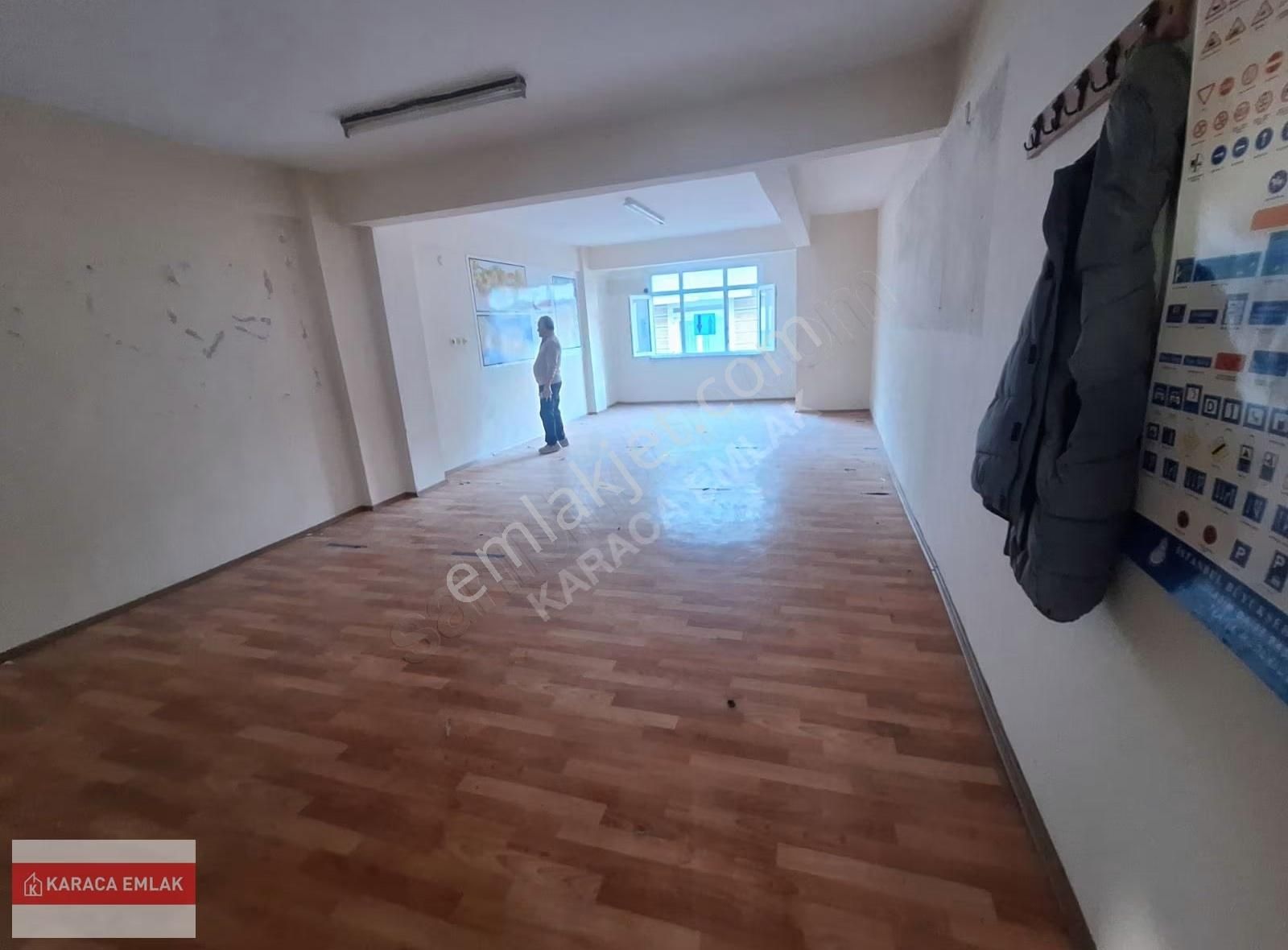 Mahmutbey Caddesine Cepheli Kiralık 250'm² Ofis Katı - Görsel 2