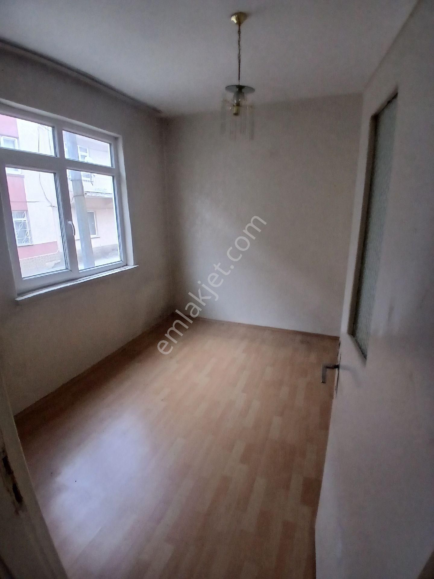 Kurtulus Mahallesi'nde Satılık 3+1 Yüksek Giriş Kat Daire