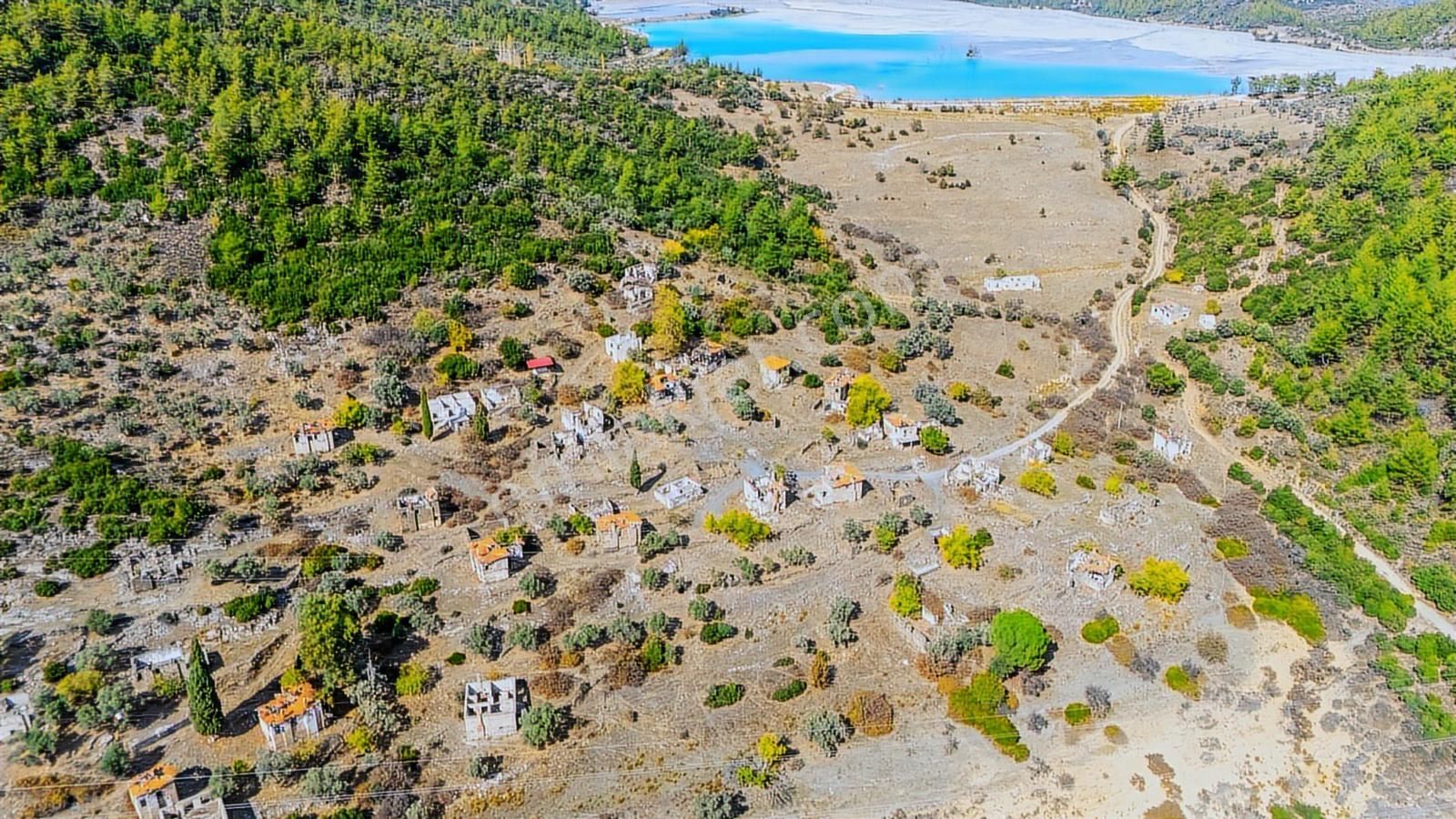 Cbmarina'dan Kapubağ'da Göl Manzaralı Satılık Kargir Ev Ve Tarla - Görsel 7