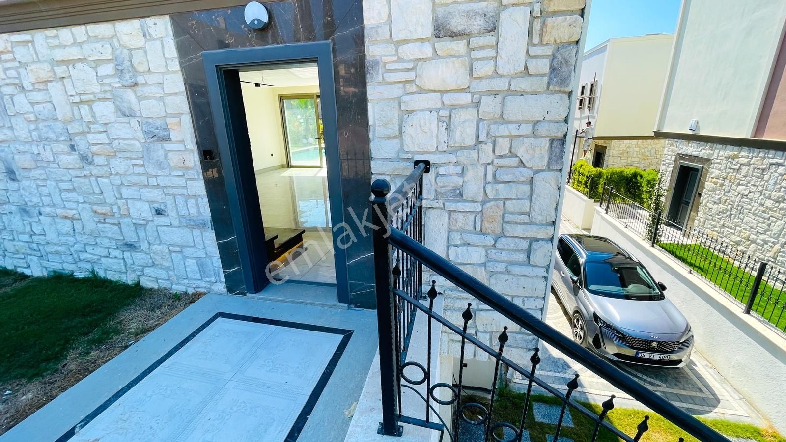 Bu Fiyata Bu Villa Bedava!! Kuşadası Satılık5+2 Müstakil Villa - Görsel 3