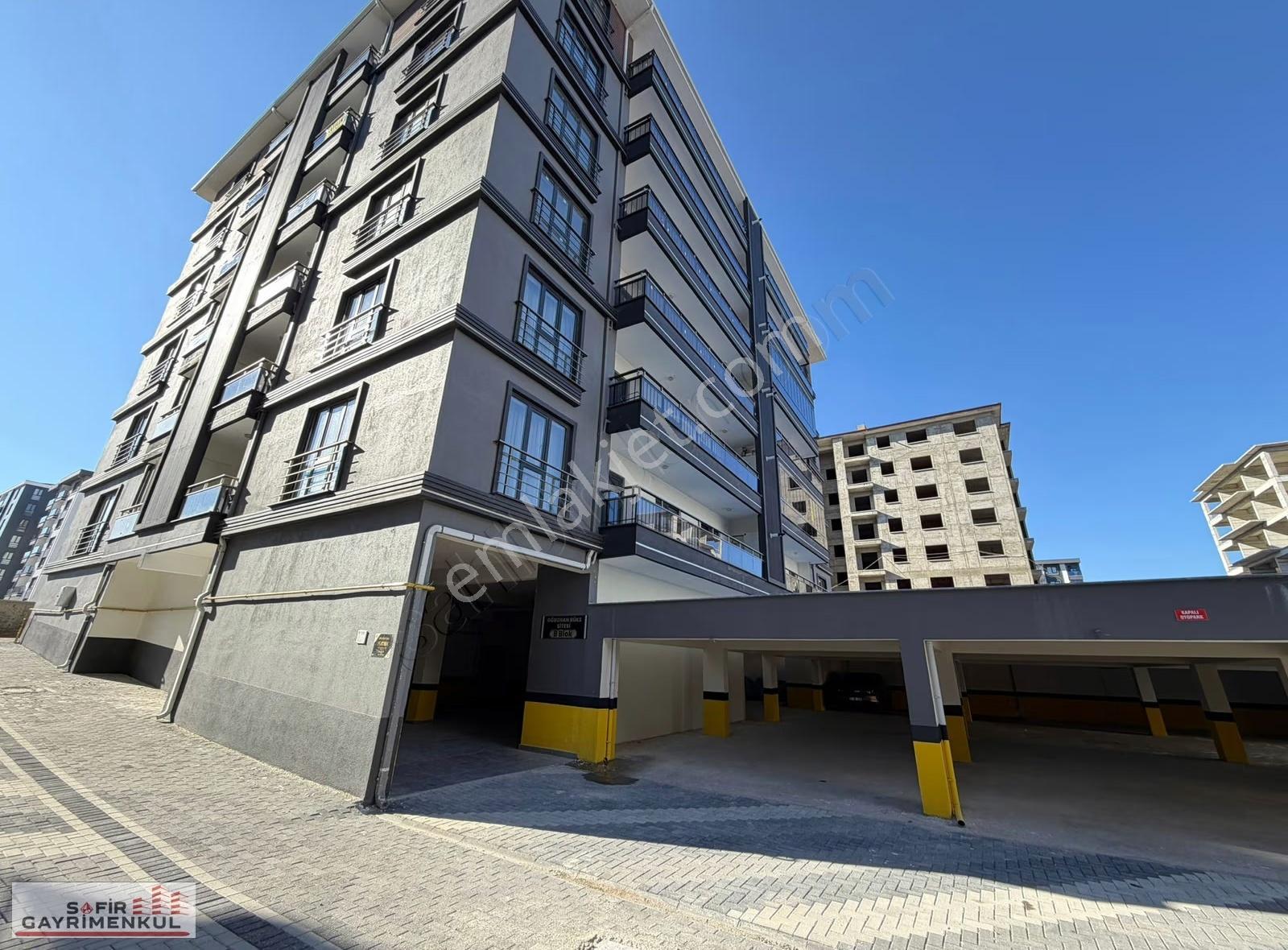 Muzaffer Türkeş Mahallesinde Site İçerisinde 3+1 Satılık Daire - Görsel 16