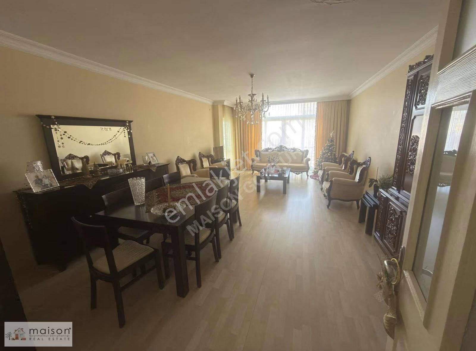 Maıson Göktürk Bentler Sitesin'de Kiralık 4+1 Çatı Dubleks Daire