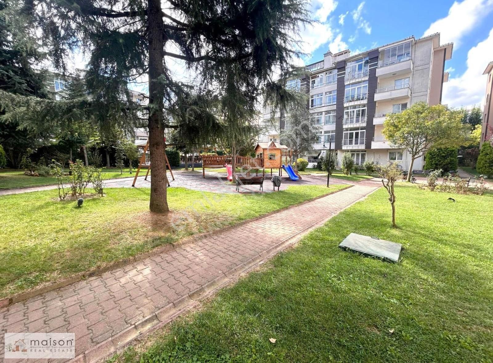 Maıson Göktürk Bentler Sitesin'de Kiralık 4+1 Çatı Dubleks Daire - Görsel 2