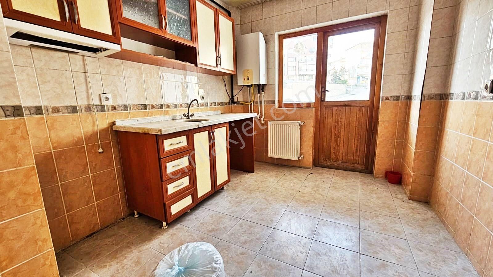 Keçiören'de Ara Kat Cadde Üzeri Daire - Görsel 18