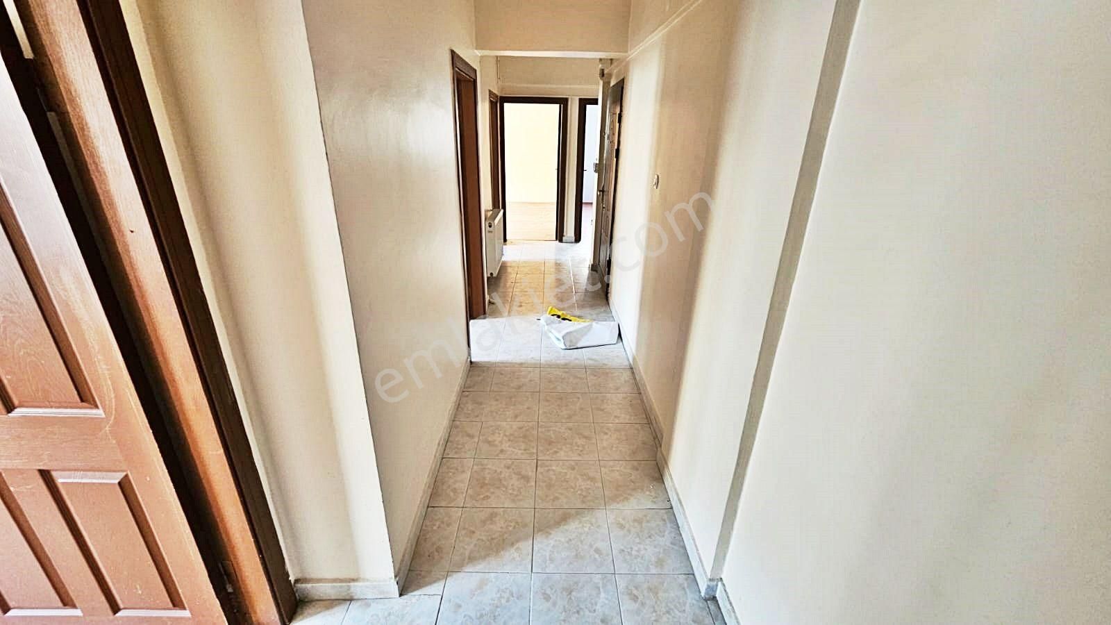 Keçiören'de Ara Kat Cadde Üzeri Daire - Görsel 7