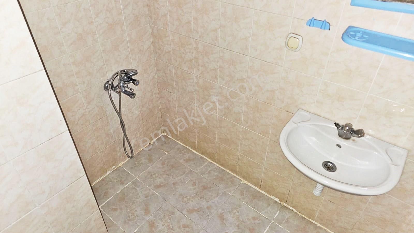 Keçiören'de Ara Kat Cadde Üzeri Daire - Görsel 10