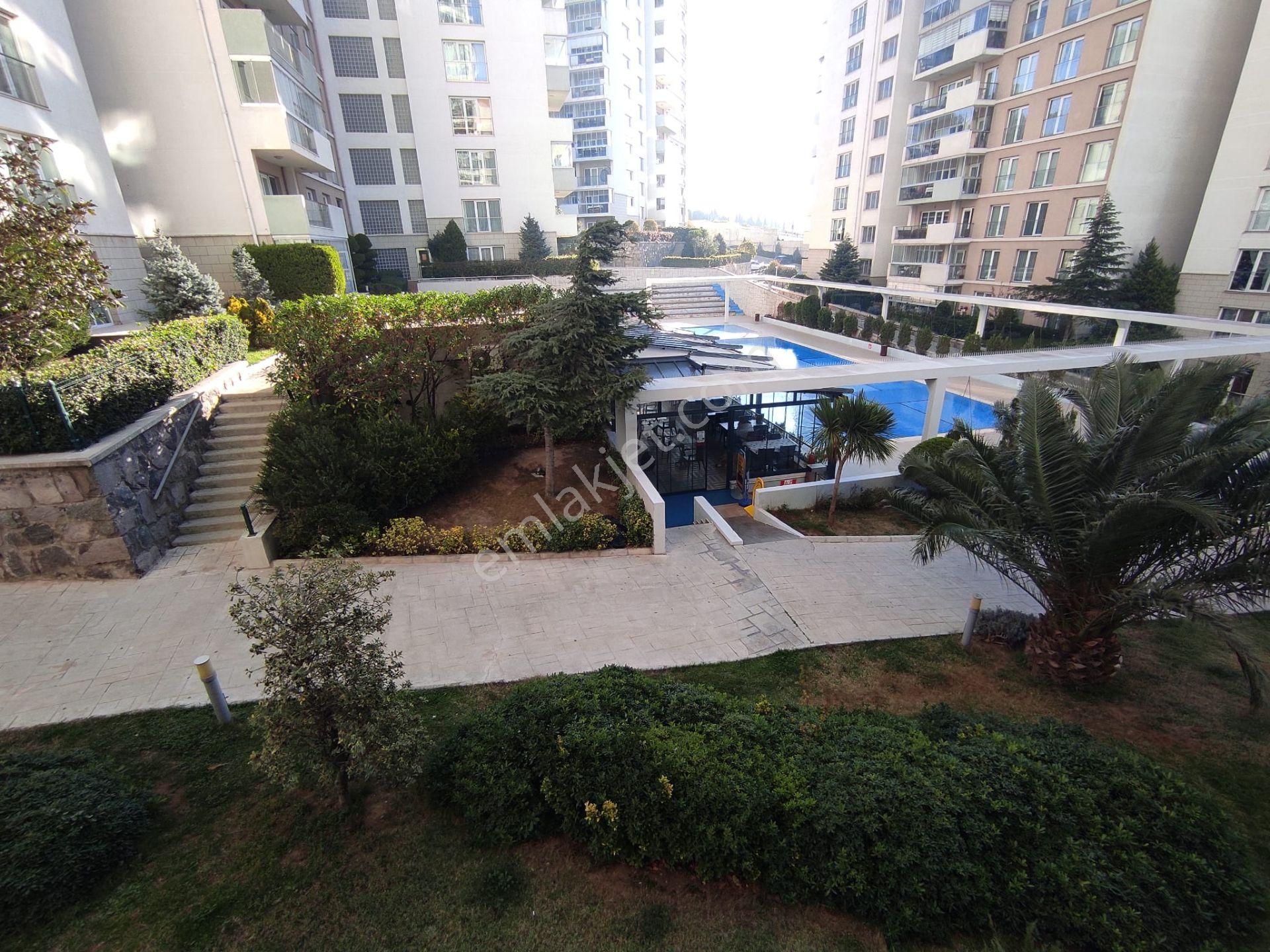 Oyak Buca 2. Etap Konutları'nda Kiralık 2+1 Daire
