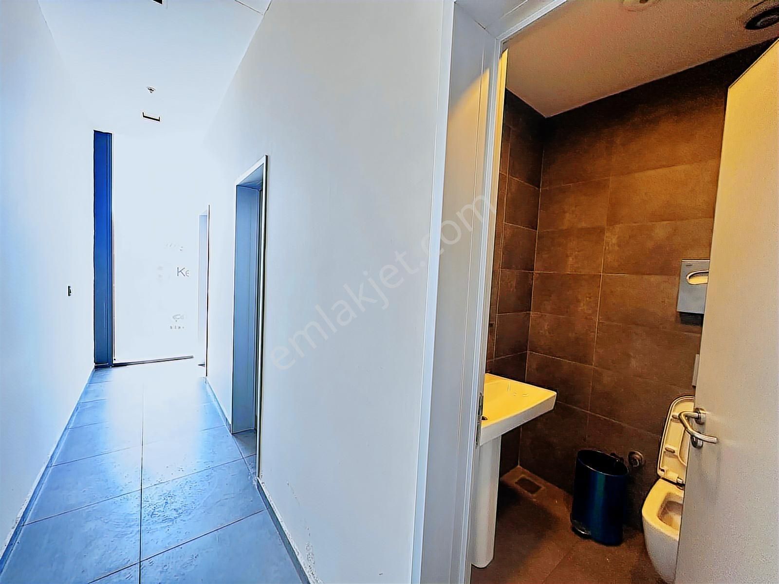 Hazır Dekorasyonlu Prestijli 250 M2 Plaza Ofisi - Görsel 26