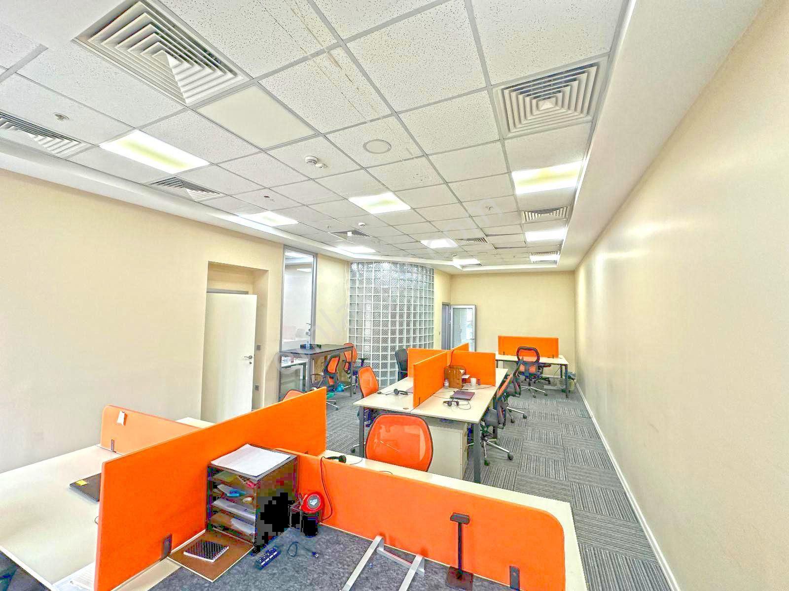 Remax'tan Hazır Dekorasyonlu Prestijli 250 M2 Plaza Ofisi - Görsel 17