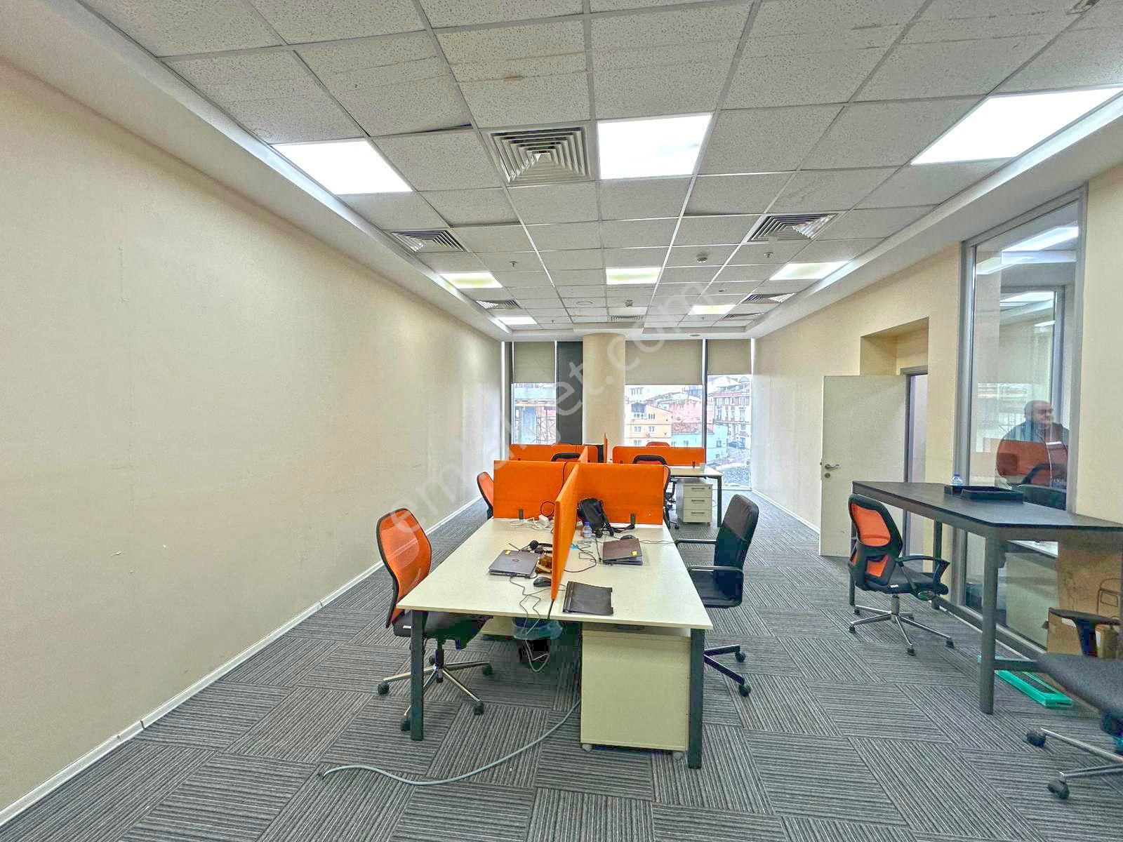 Remax'tan Hazır Dekorasyonlu Prestijli 250 M2 Plaza Ofisi - Görsel 11