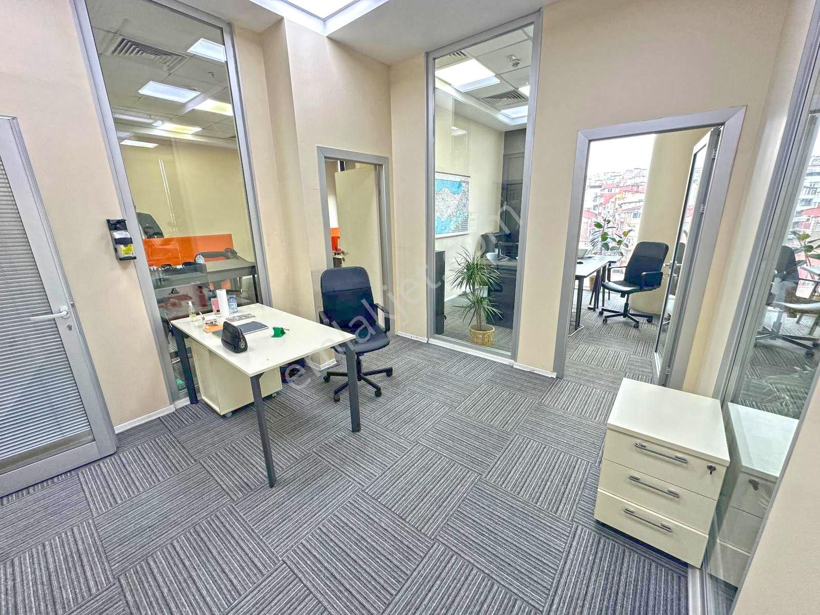 Remax'tan Hazır Dekorasyonlu Prestijli 250 M2 Plaza Ofisi - Görsel 8