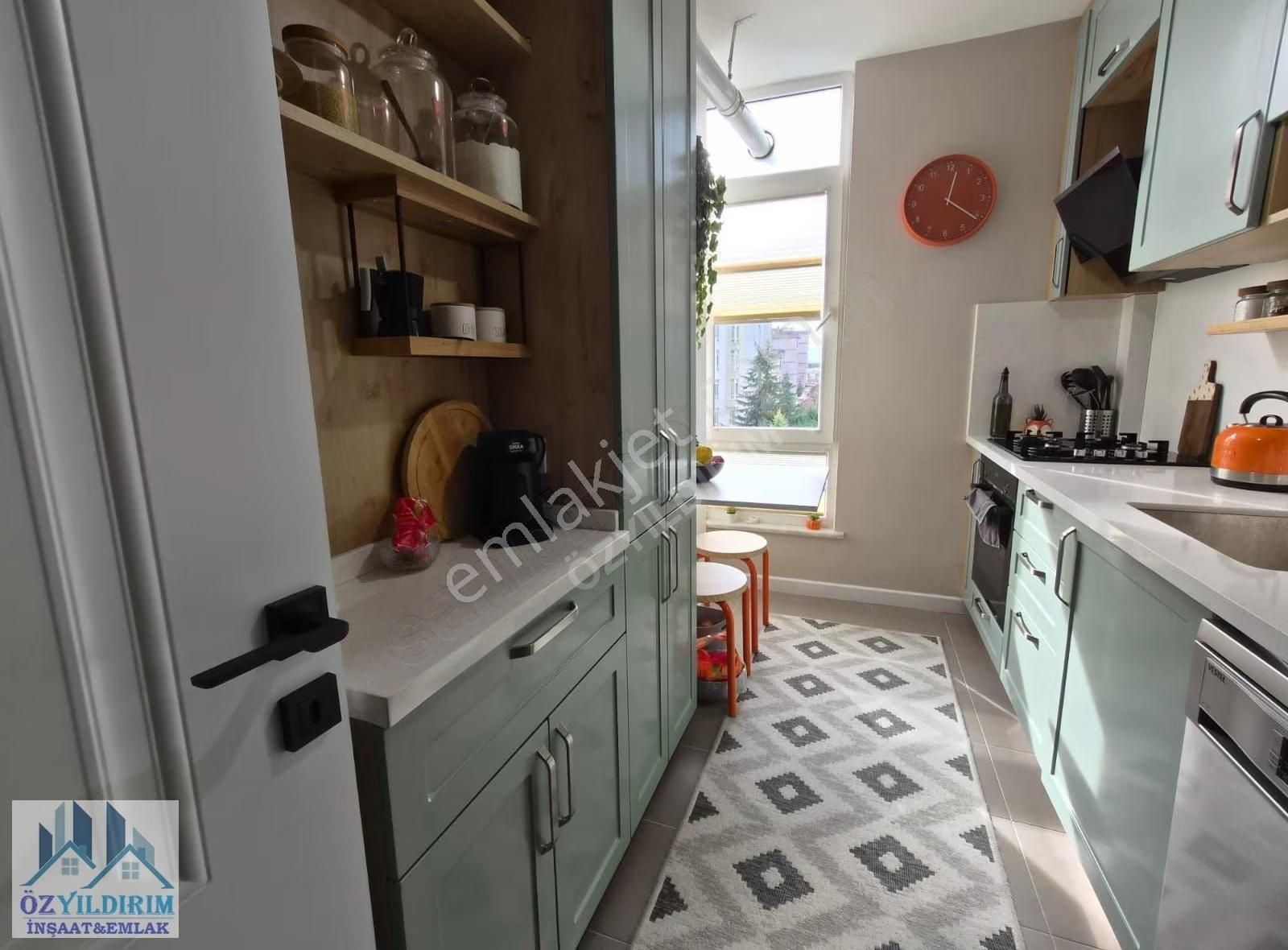 Sancaktepe Sarigazi Sitede Eşyalı 2+1 Özel Yapım Satılık Daire - Görsel 13