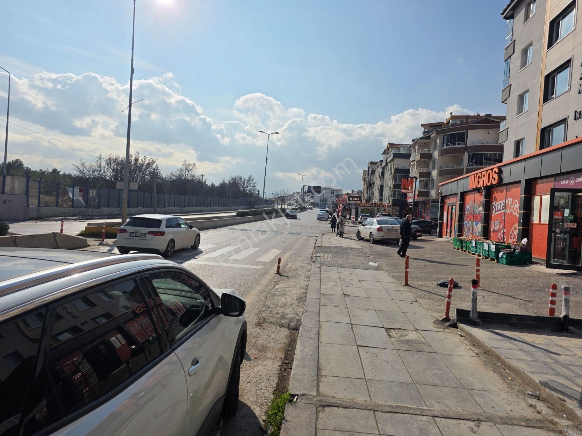 Alsancak Hikmet Özer Caddesi Üzeri 1. Kat Çift Balkonlu 2+1 Satılık Daire