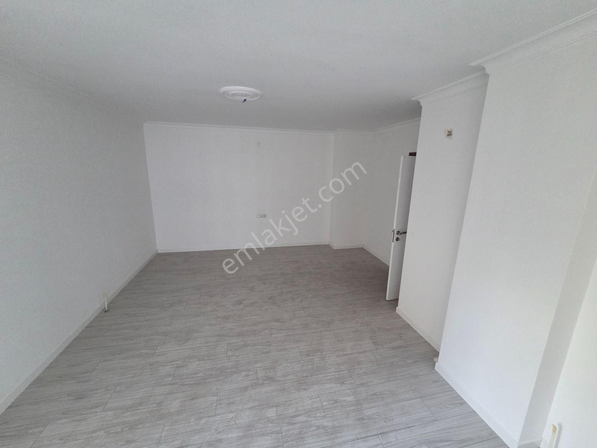 Alsancak Hikmet Özer Caddesi Üzeri 1. Kat Çift Balkonlu 2+1 Satılık Daire - Görsel 17