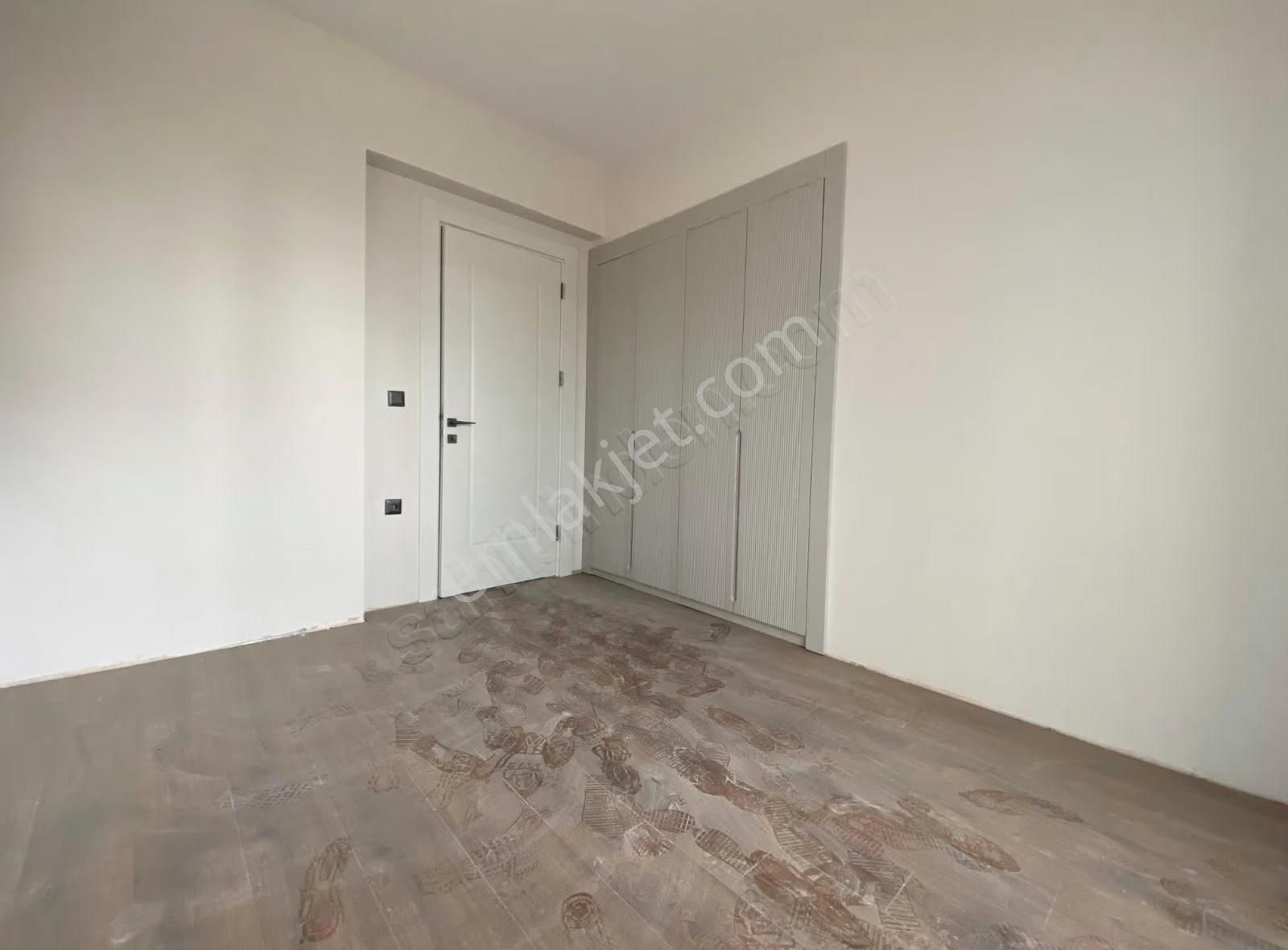 Çakırlarda Ara Katta Geniş 4+1 Sıfır Daire - Görsel 25