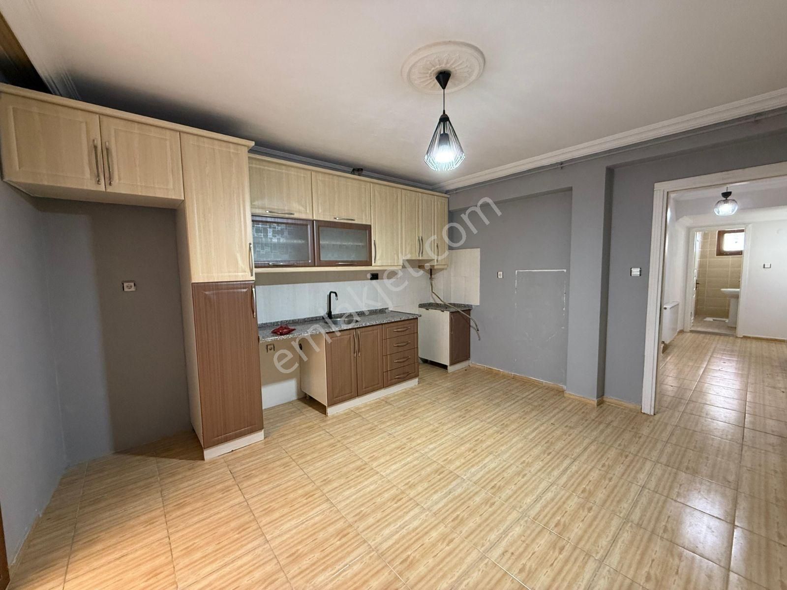 Cadde Üzeri | Aydınlık | Doğalgazlı 110 M² 2+1