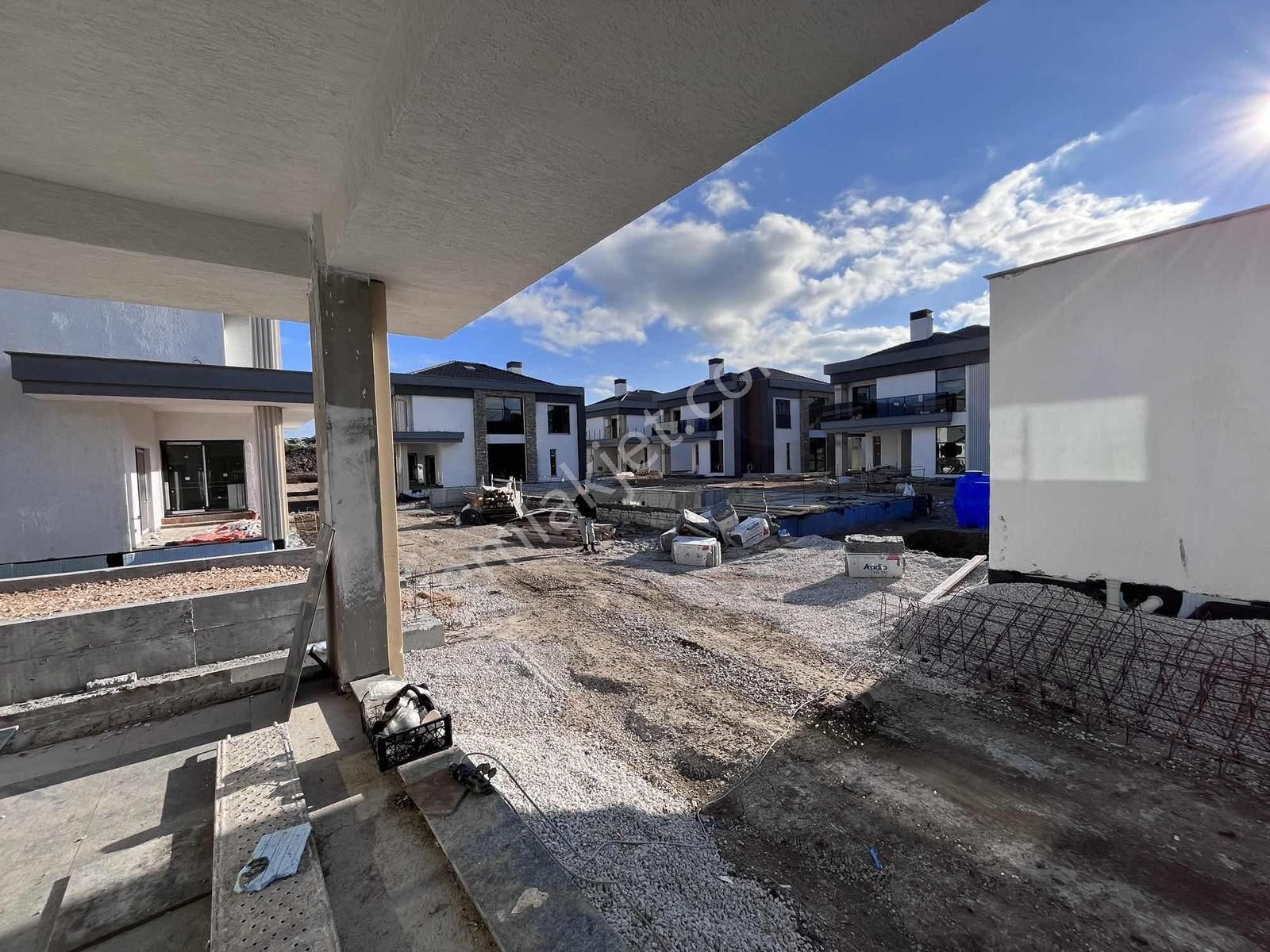 Mir'den Asmın Villalarında Seçkin Yaşam ,havuzlu Site İçi Villa - Görsel 3