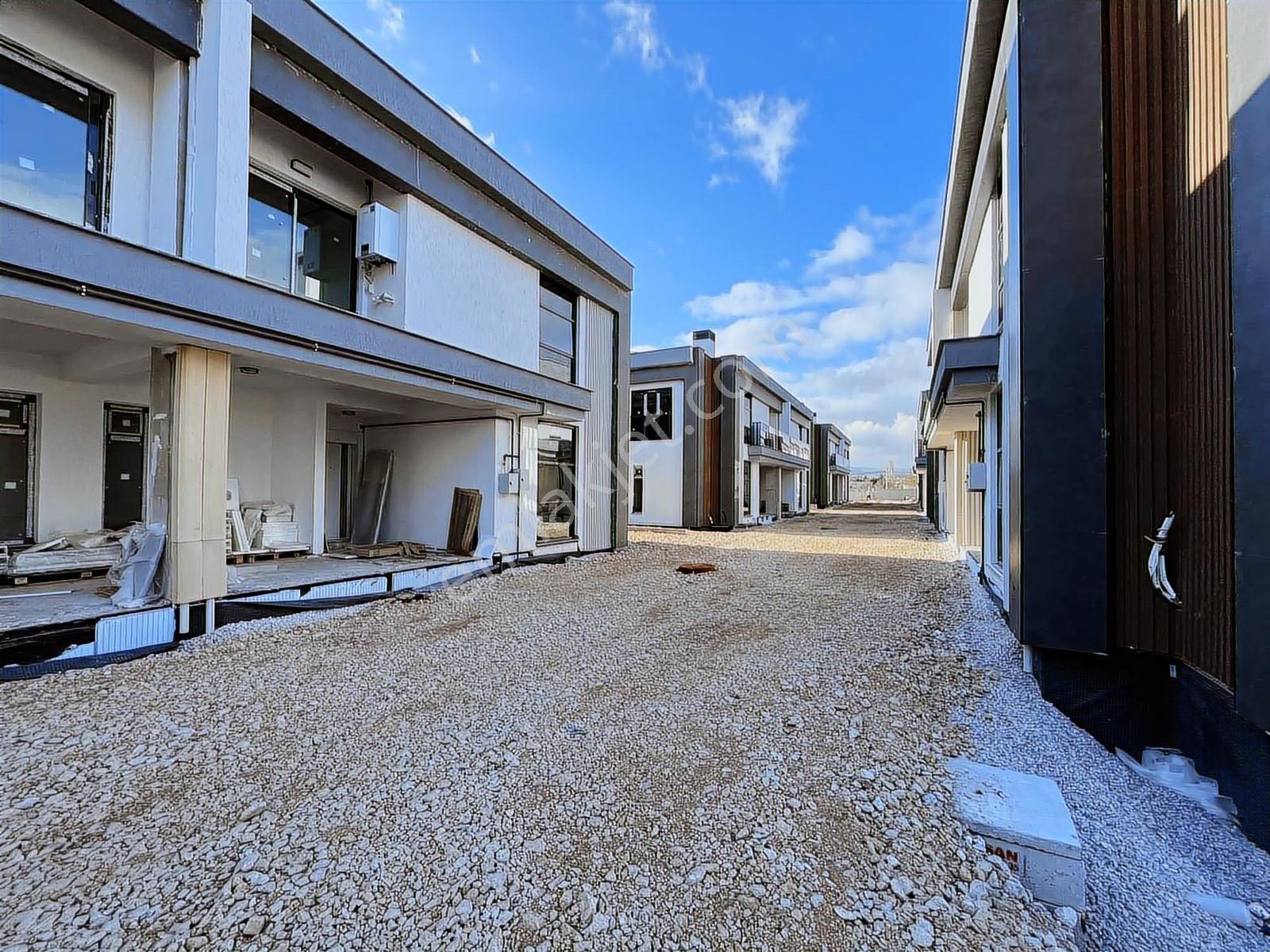 Mir'den Asmın Villalarında Seçkin Yaşam ,havuzlu Site İçi Villa - Görsel 2