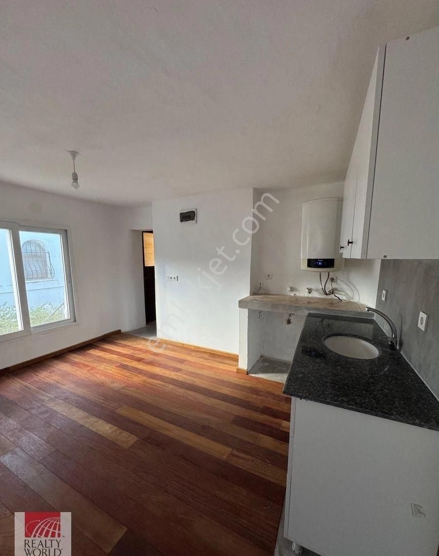 Turgutreis Merkezde – Marinaya Komşu – Yeni Tadilatlı 1+1 Kiralık Daire - Görsel 6