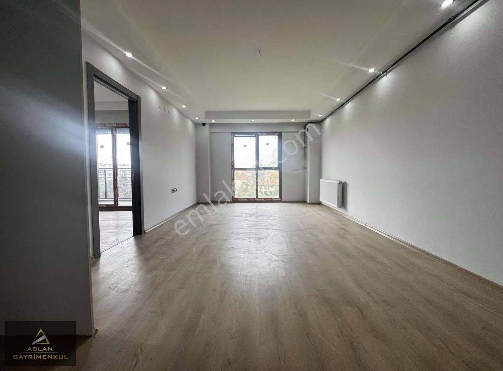 Aslan'dan Bahçe Manzaralı Büyük Tip Sıfır Kiralık 1+1 Daire - Görsel 11