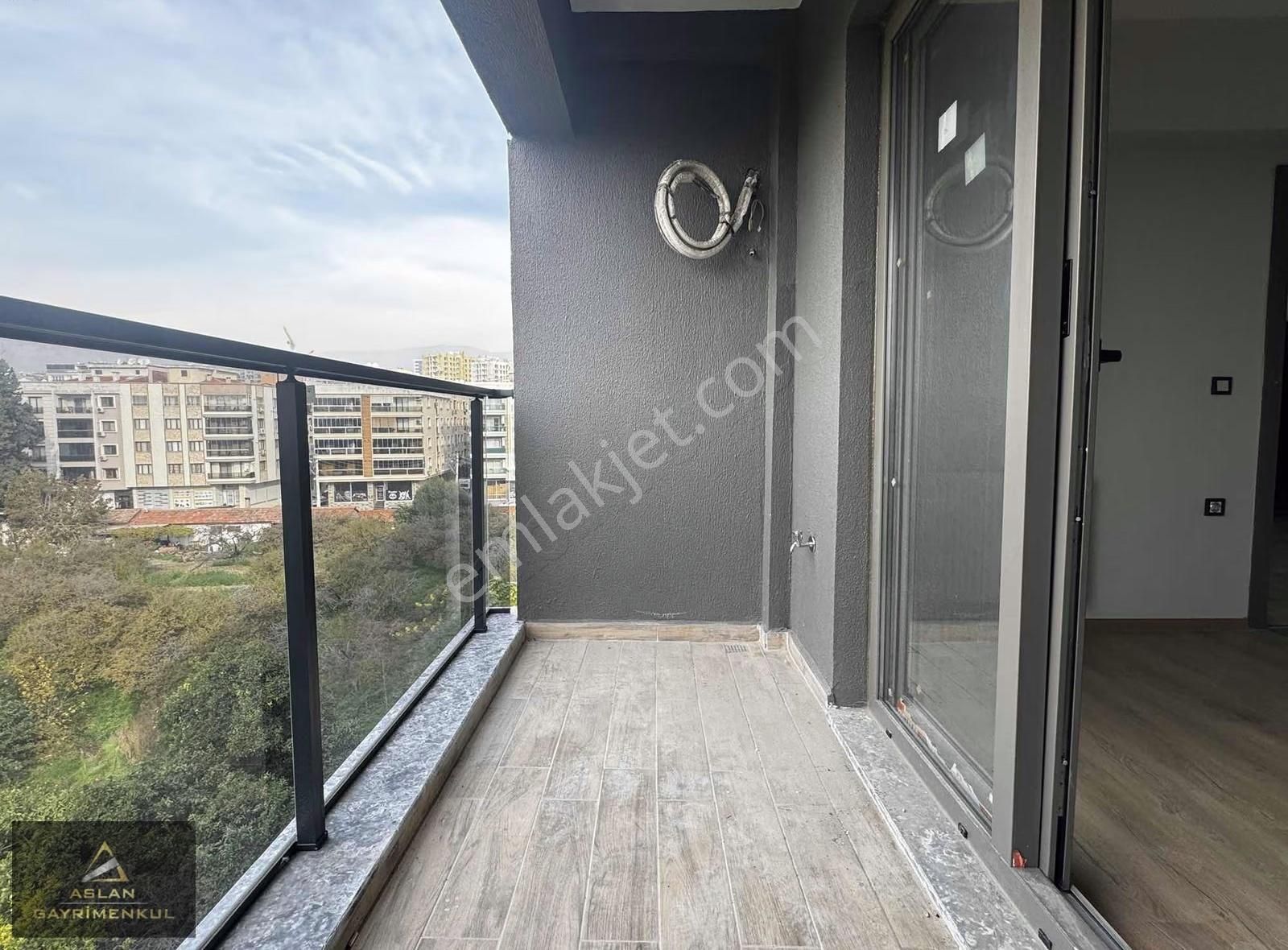 Aslan'dan Bahçe Manzaralı Büyük Tip Sıfır Kiralık 1+1 Daire - Görsel 3