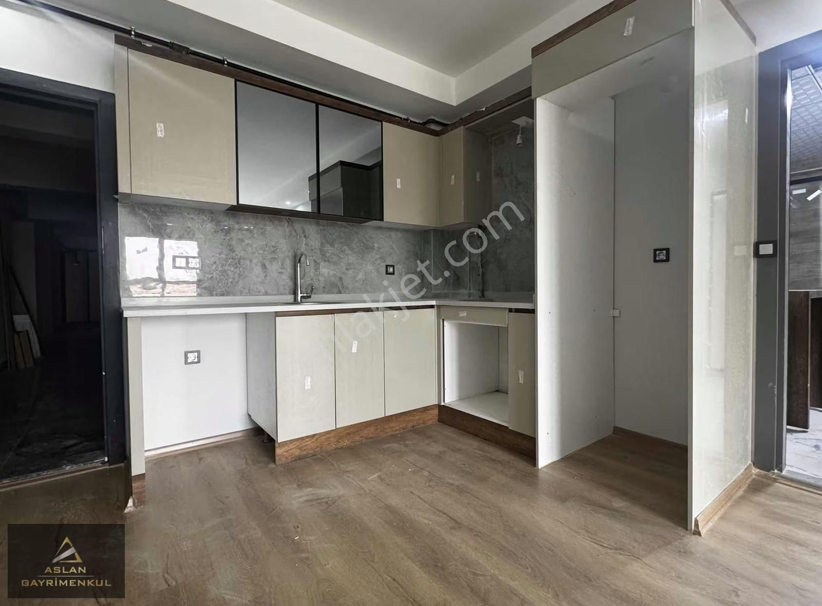 Aslan'dan Bahçe Manzaralı Büyük Tip Sıfır Kiralık 1+1 Daire - Görsel 6