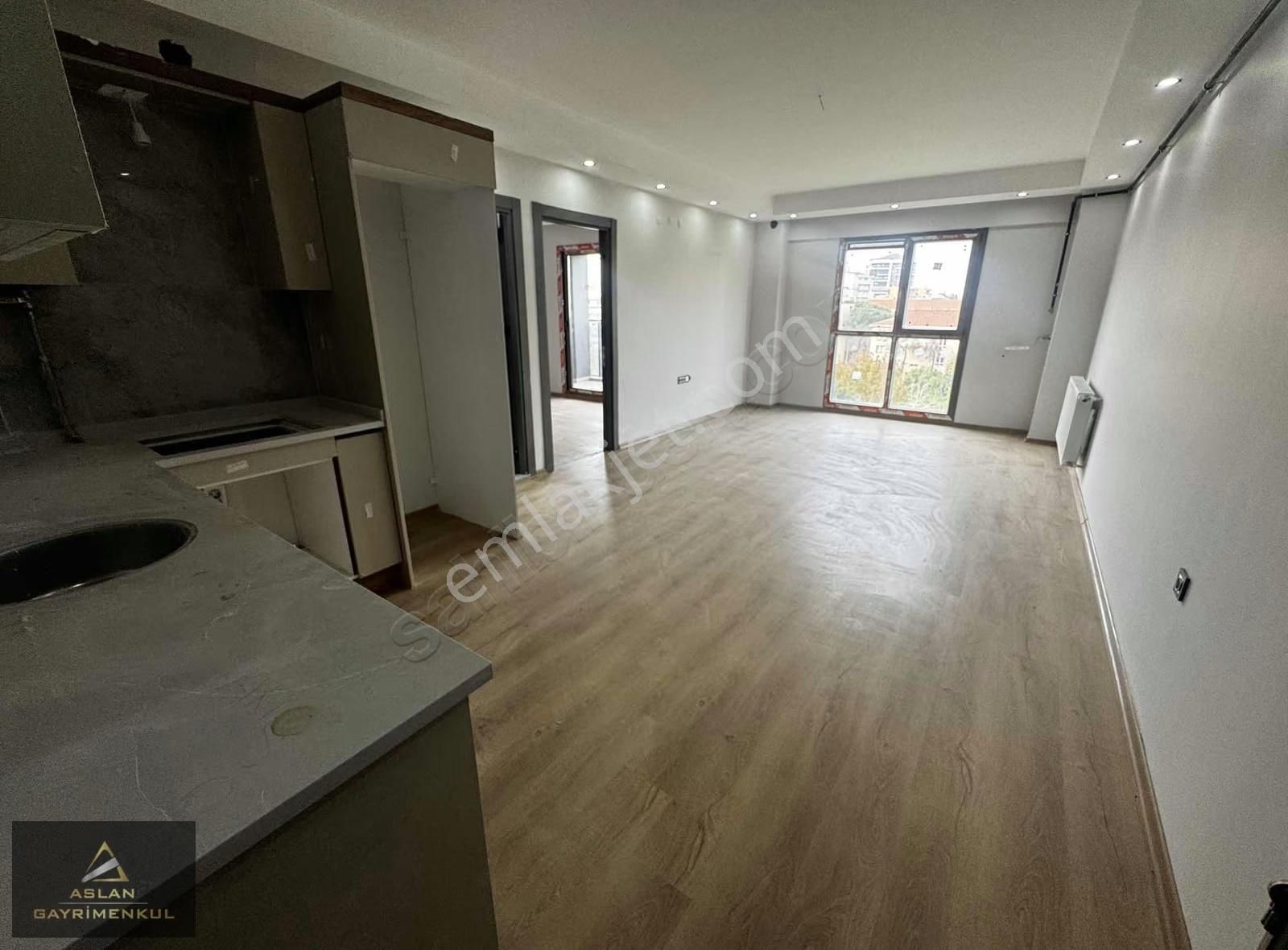Aslan'dan Bahçe Manzaralı Büyük Tip Sıfır Kiralık 1+1 Daire - Görsel 2