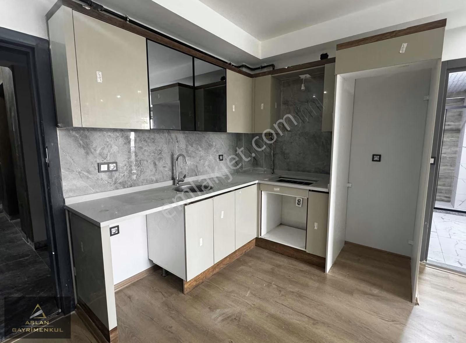 Aslan'dan Bahçe Manzaralı Büyük Tip Sıfır Kiralık 1+1 Daire - Görsel 12