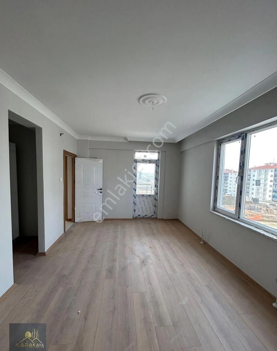 Karakayadan Şentepede 4+1 Ara Kat Sıfır Daire - Görsel 15