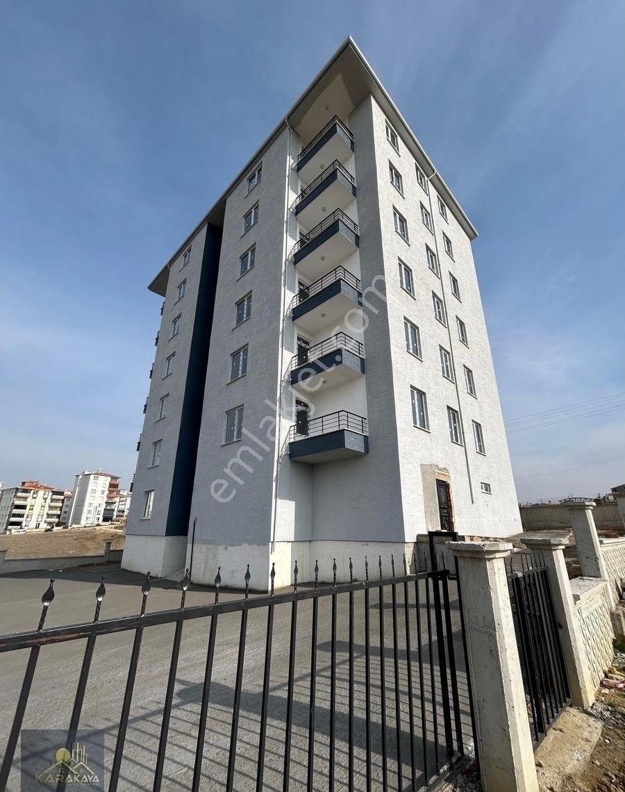 Karakayadan Şentepede 4+1 Ara Kat Sıfır Daire