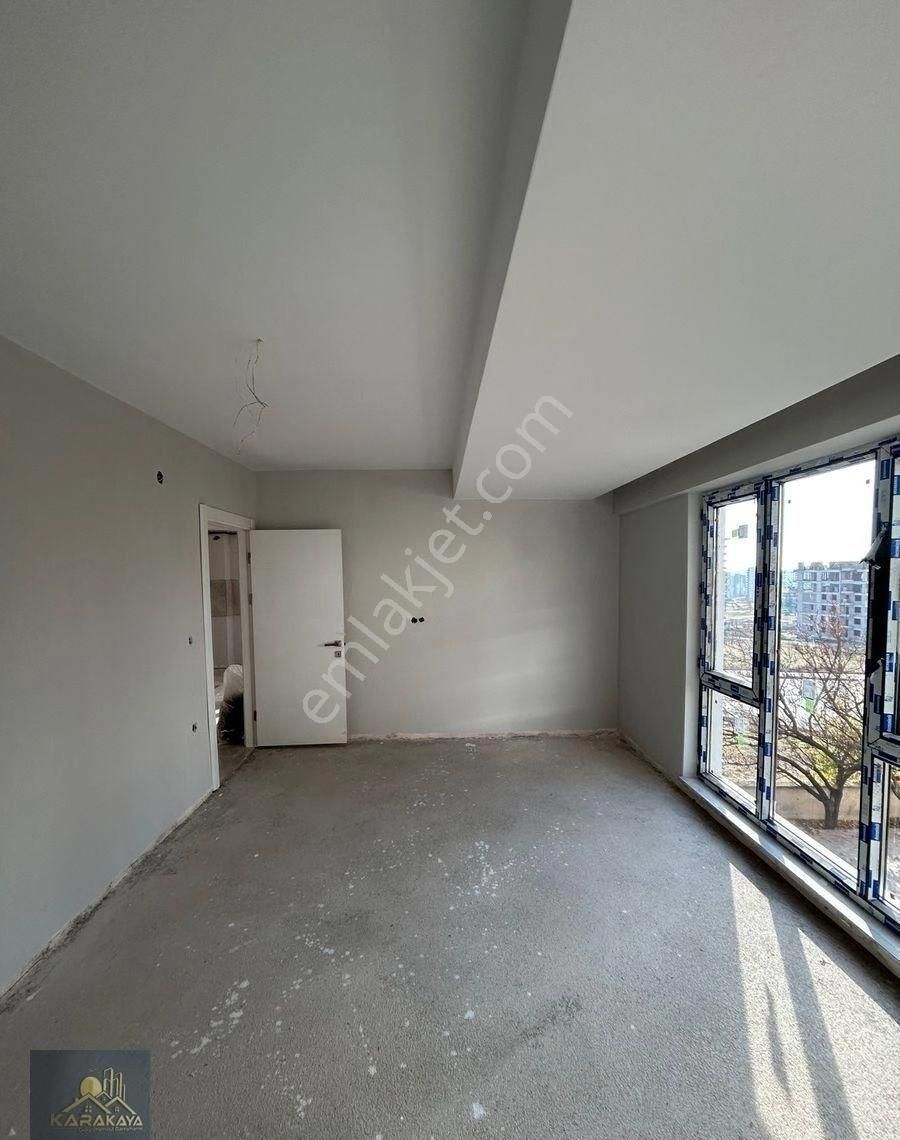 Karakaya Emlak Ofisinden Şehitlik Mahallesi 2+1 Yerden Isıtmalı Full Yapılı Satılık Daire - Görsel 2