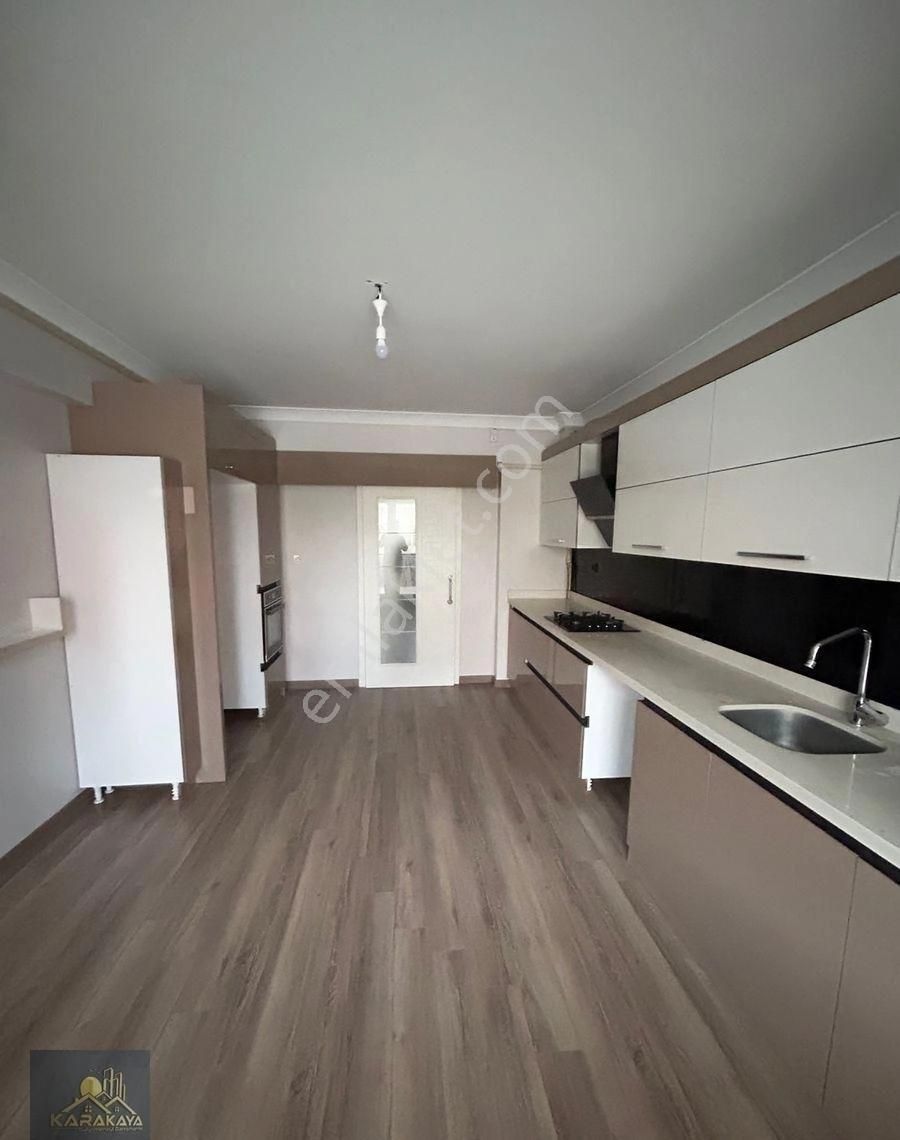 Şehitlik Mahallesi 4+1 İskanlı Oturumaz Hazır Satılık Daire - Görsel 17