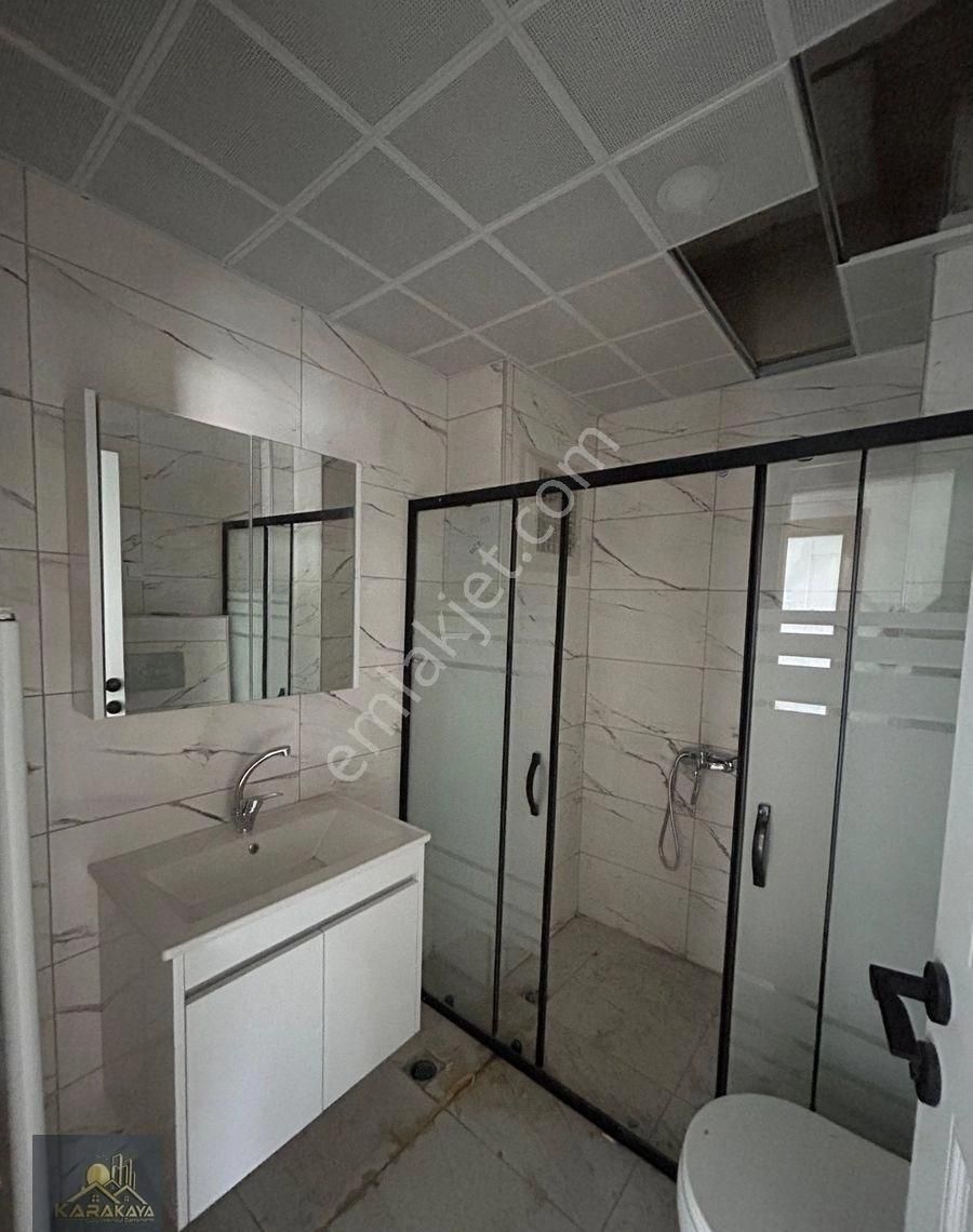 Karakayadan İstiklal Mahallesinde 3+1 Ara Kat 180m2 Satılık Full Yapılı Daire - Görsel 3