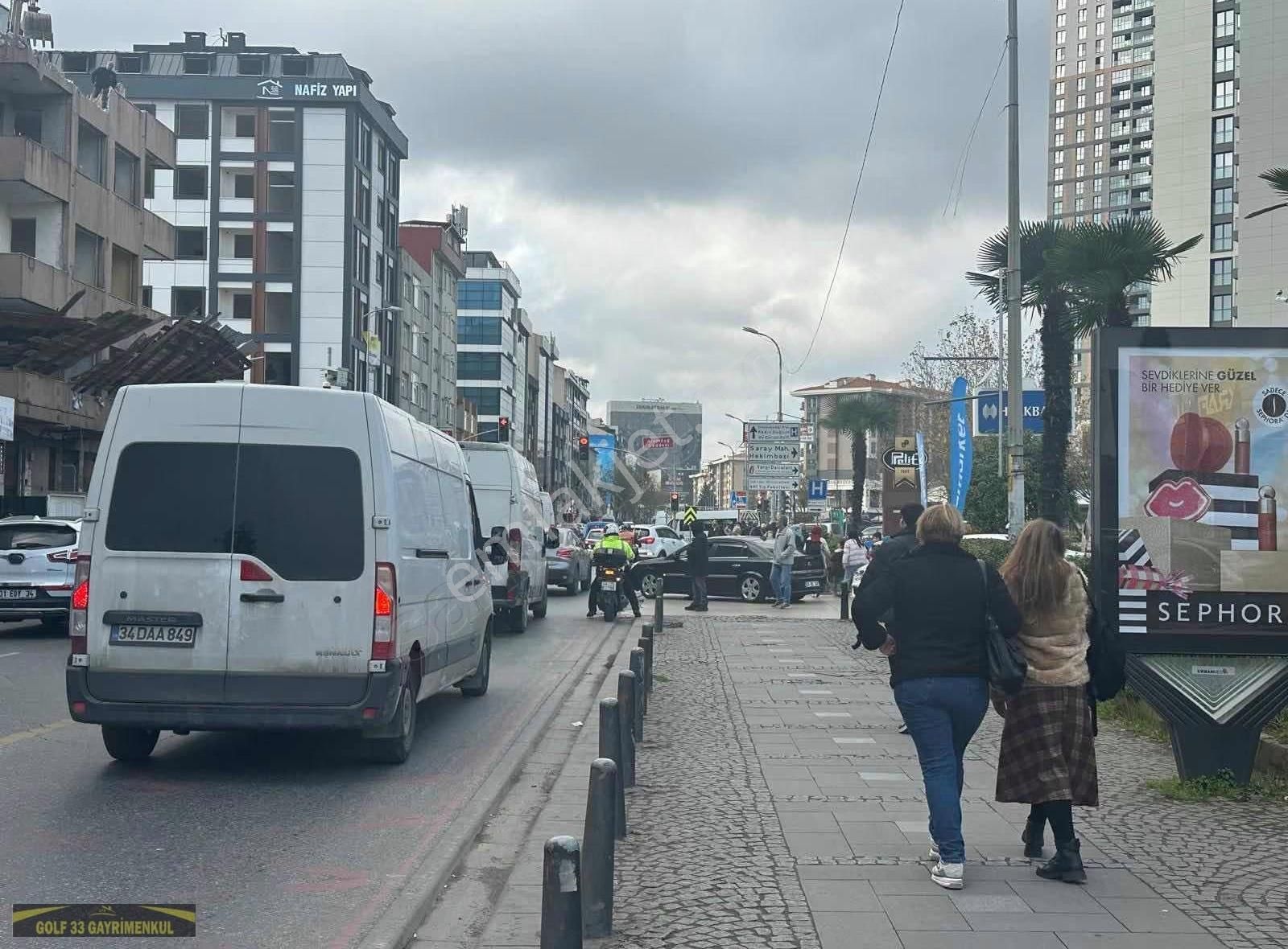 Ümraniye Alemdağ Caddesi Üzerinde Banka Kiracılı 500m Satılık - Görsel 6