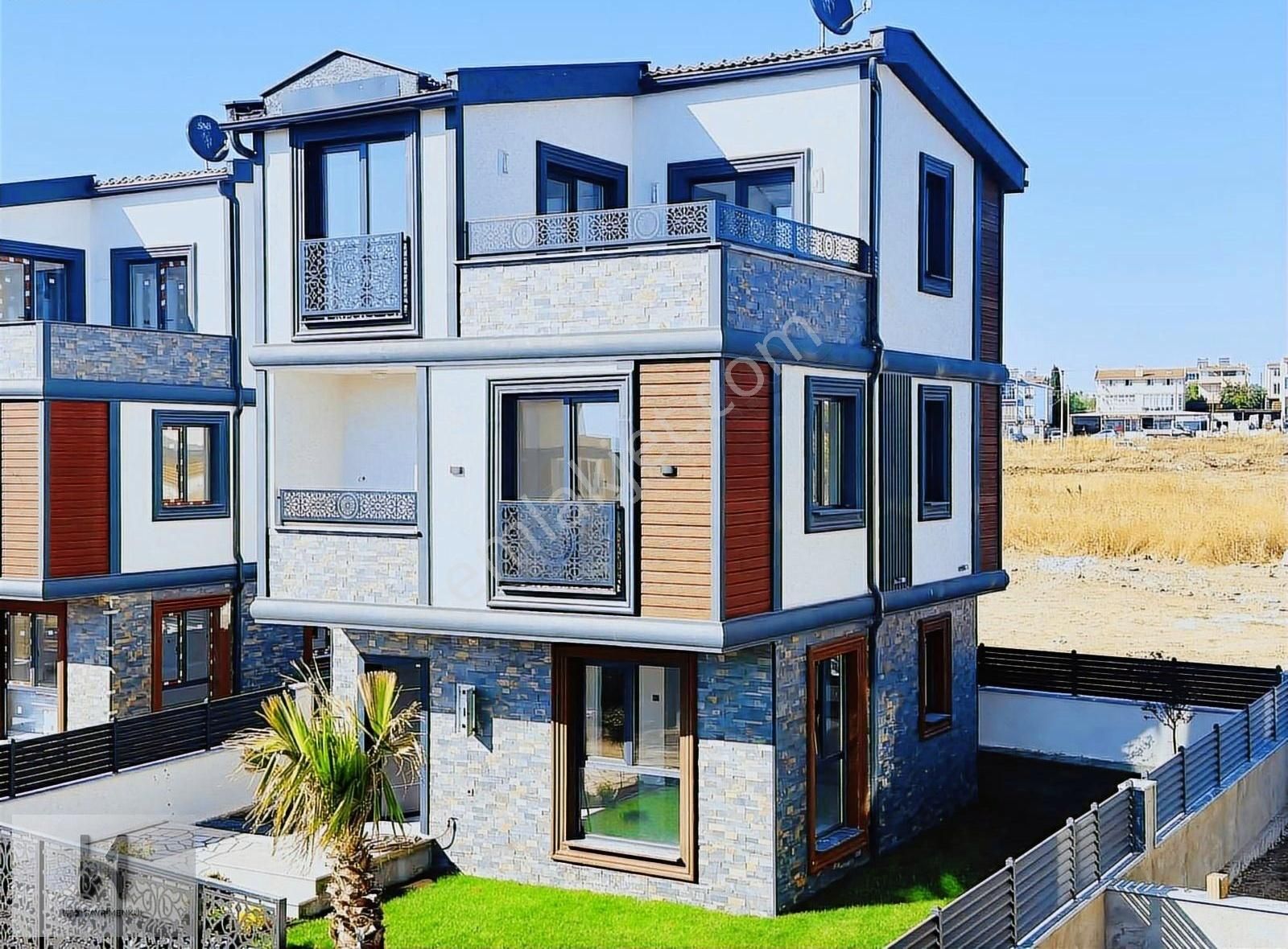 ▃▅▇han İnşaat▇▅▃deniz Tarafında Geniş Bahçeli Müstakil Villa - Görsel 2