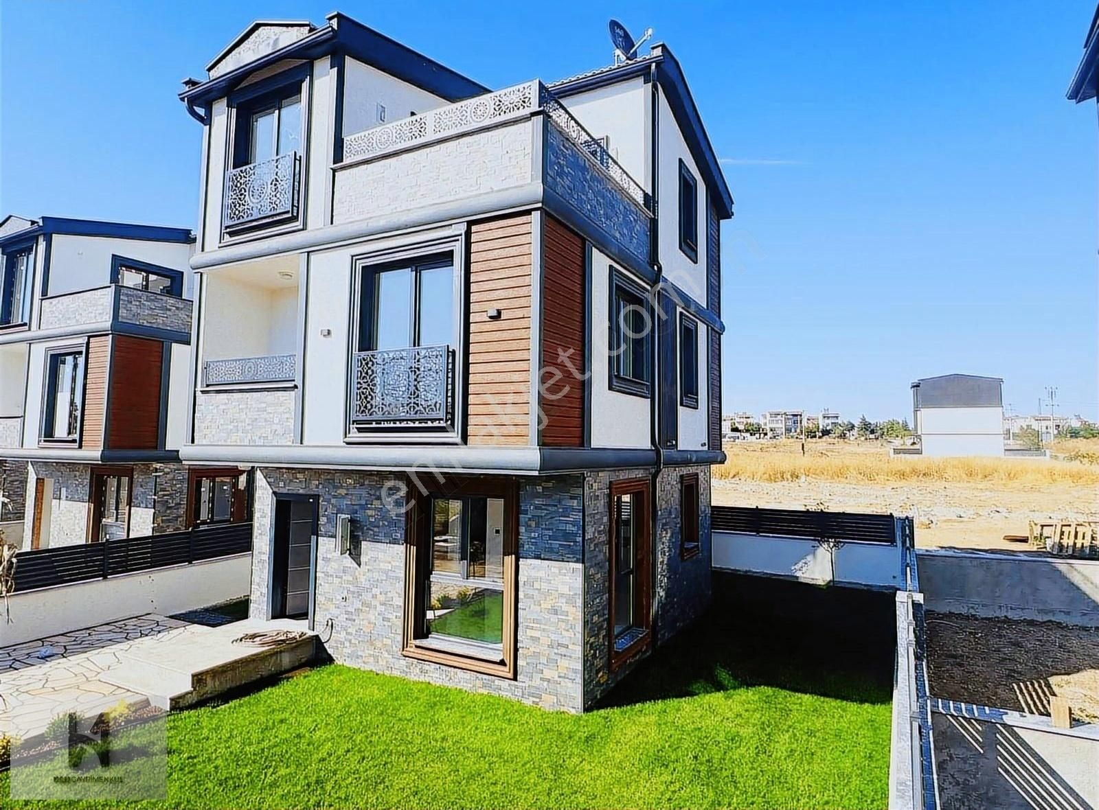 ▃▅▇han İnşaat▇▅▃deniz Tarafında Geniş Bahçeli Müstakil Villa - Görsel 23