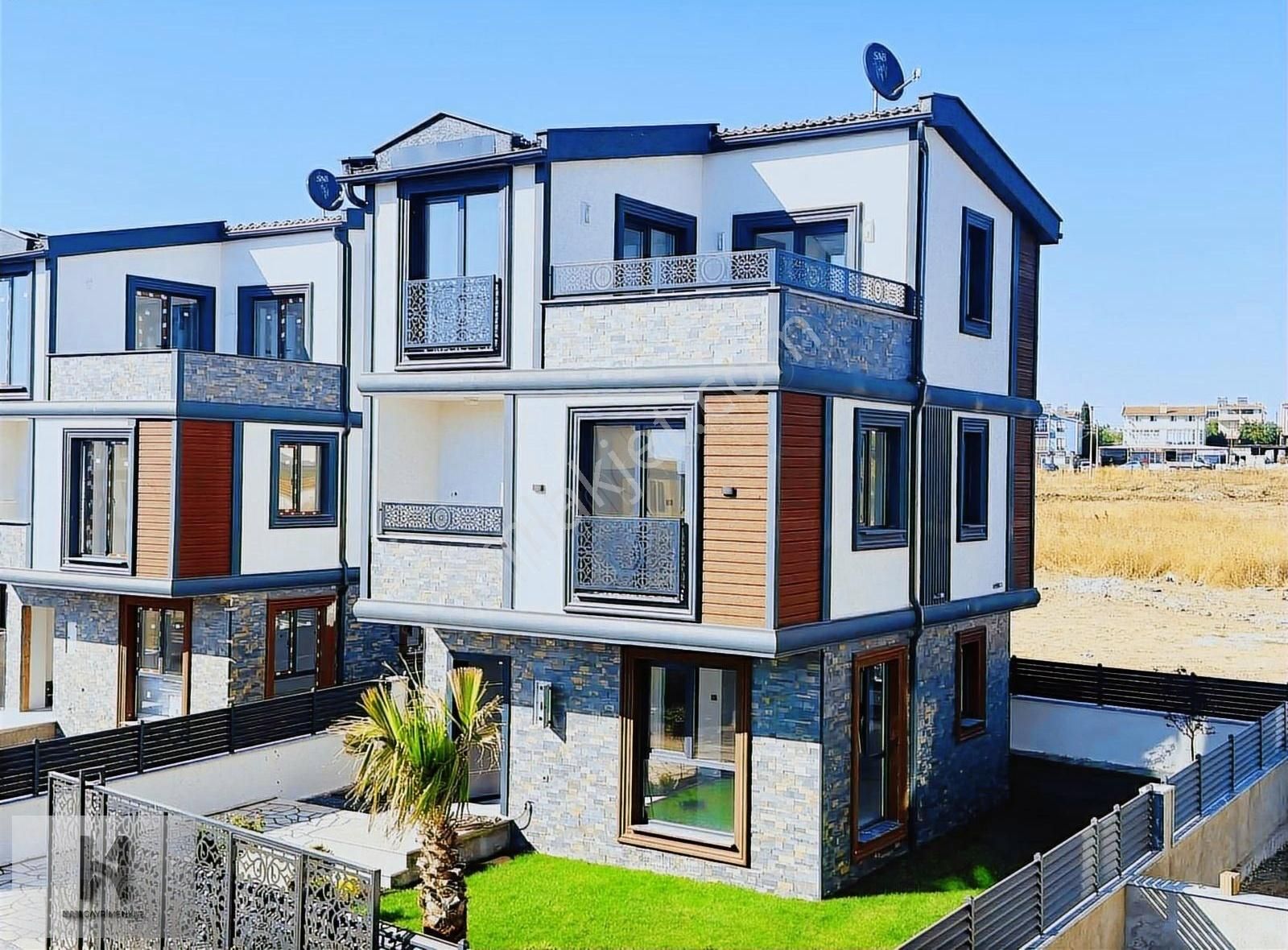 ▃▅▇han İnşaat▇▅▃deniz Tarafında Geniş Bahçeli Müstakil Villa