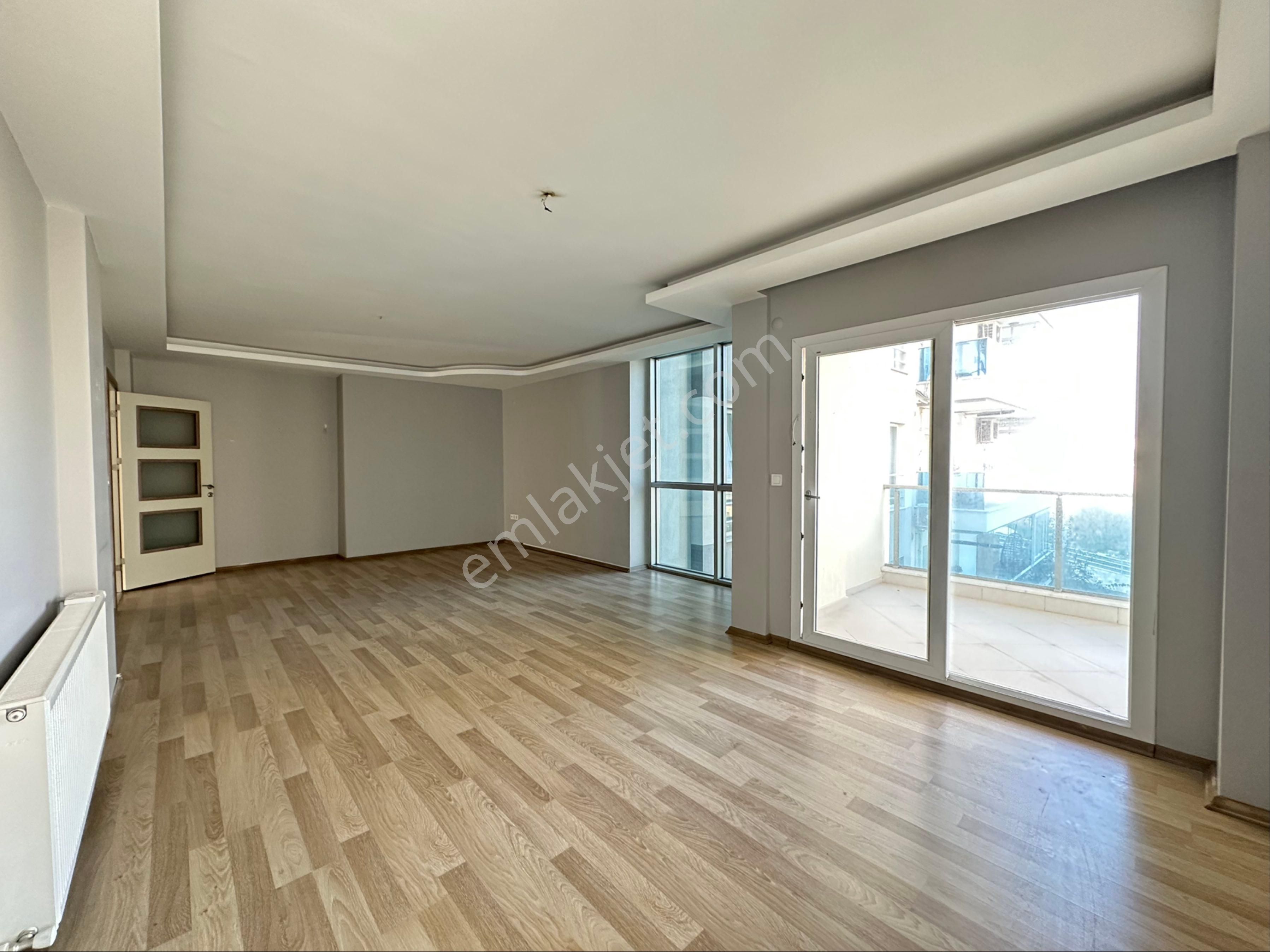 Kuşadası Değirmendere’de Kaçırılmayacak Fırsat 3+1 Daire Manzaralı Doğalgazlı Havuzlu - Görsel 13